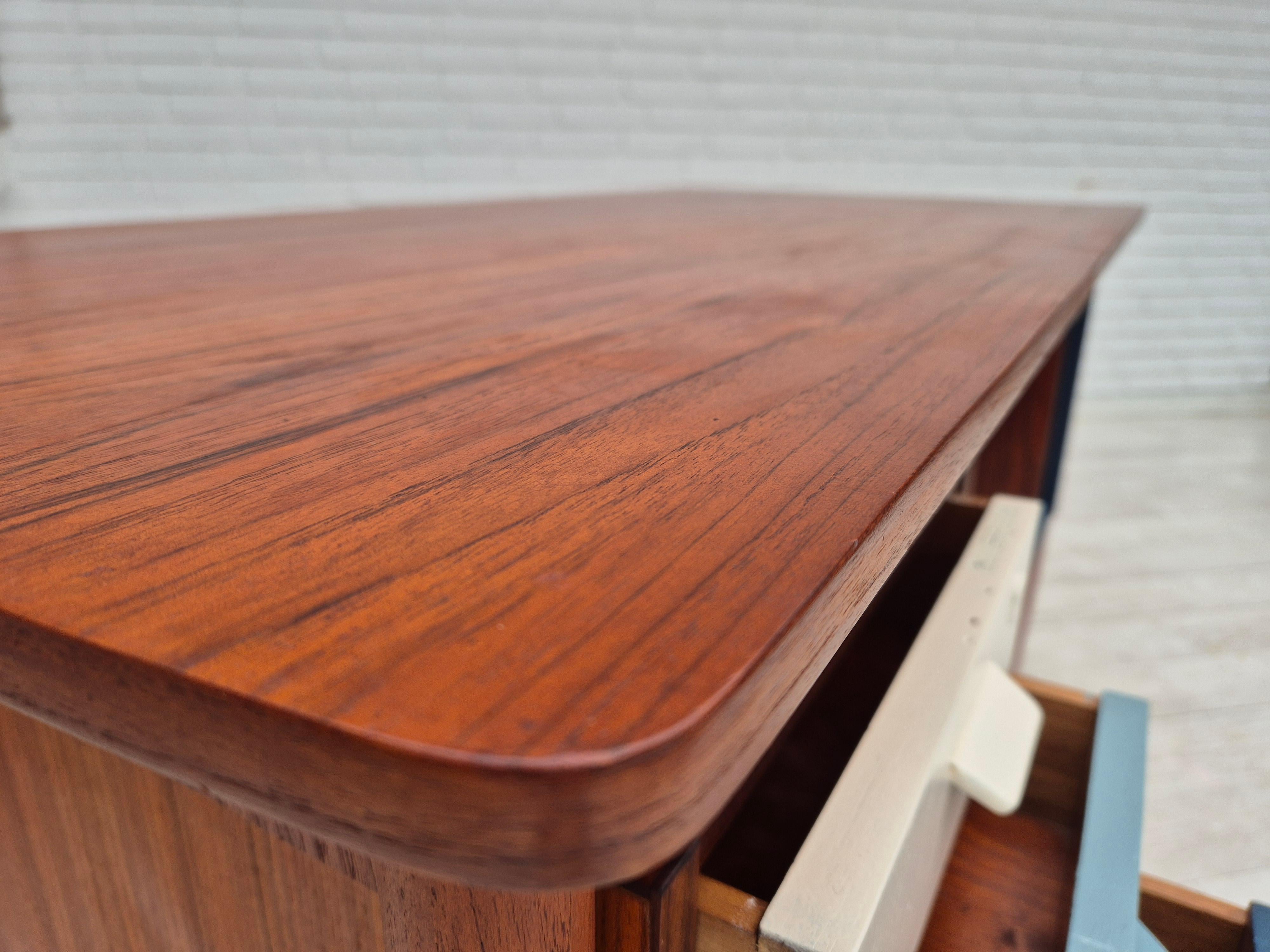 1960s, Danish office desk with drawers, teak wood. 4