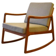 chaise à bascule en bois de teck des années 1960:: modèle danois Ole Wanscher 'FD-120' pour France & Son
