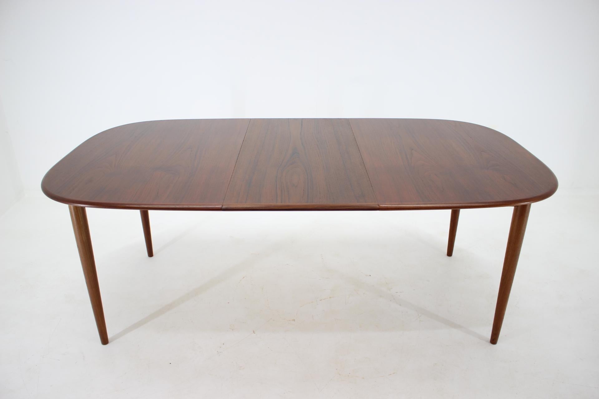 1960s Danish Oval Teak Extendable Table 2