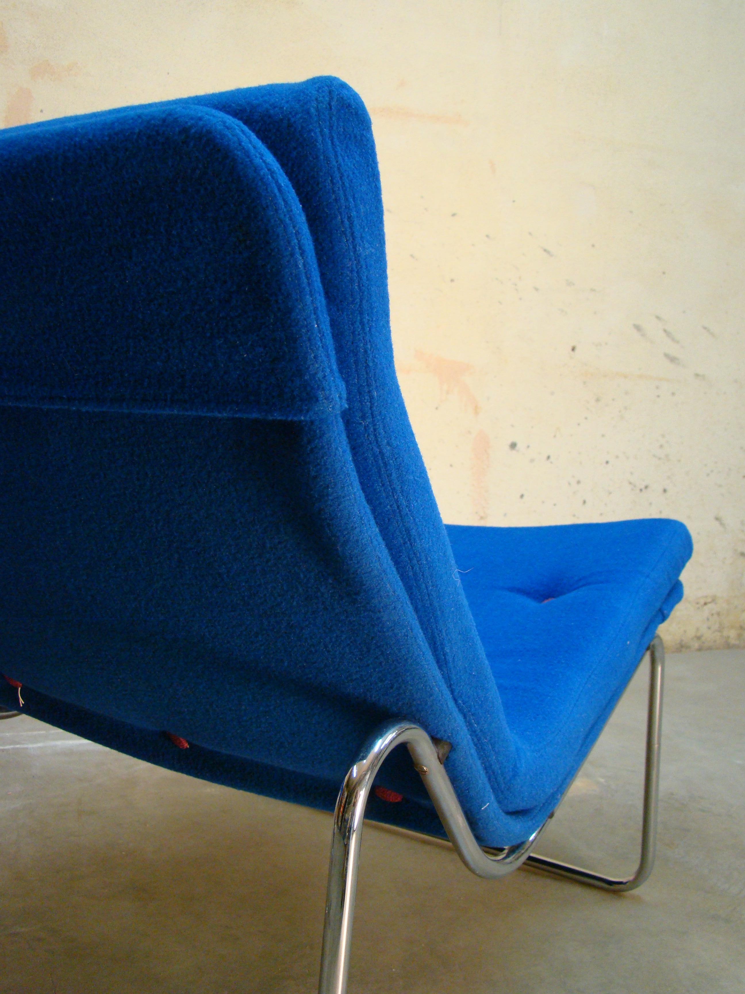 1960s Danish Pair of Fluid Chrome Lounge Chairs in Copenhagen Blue Wool 4