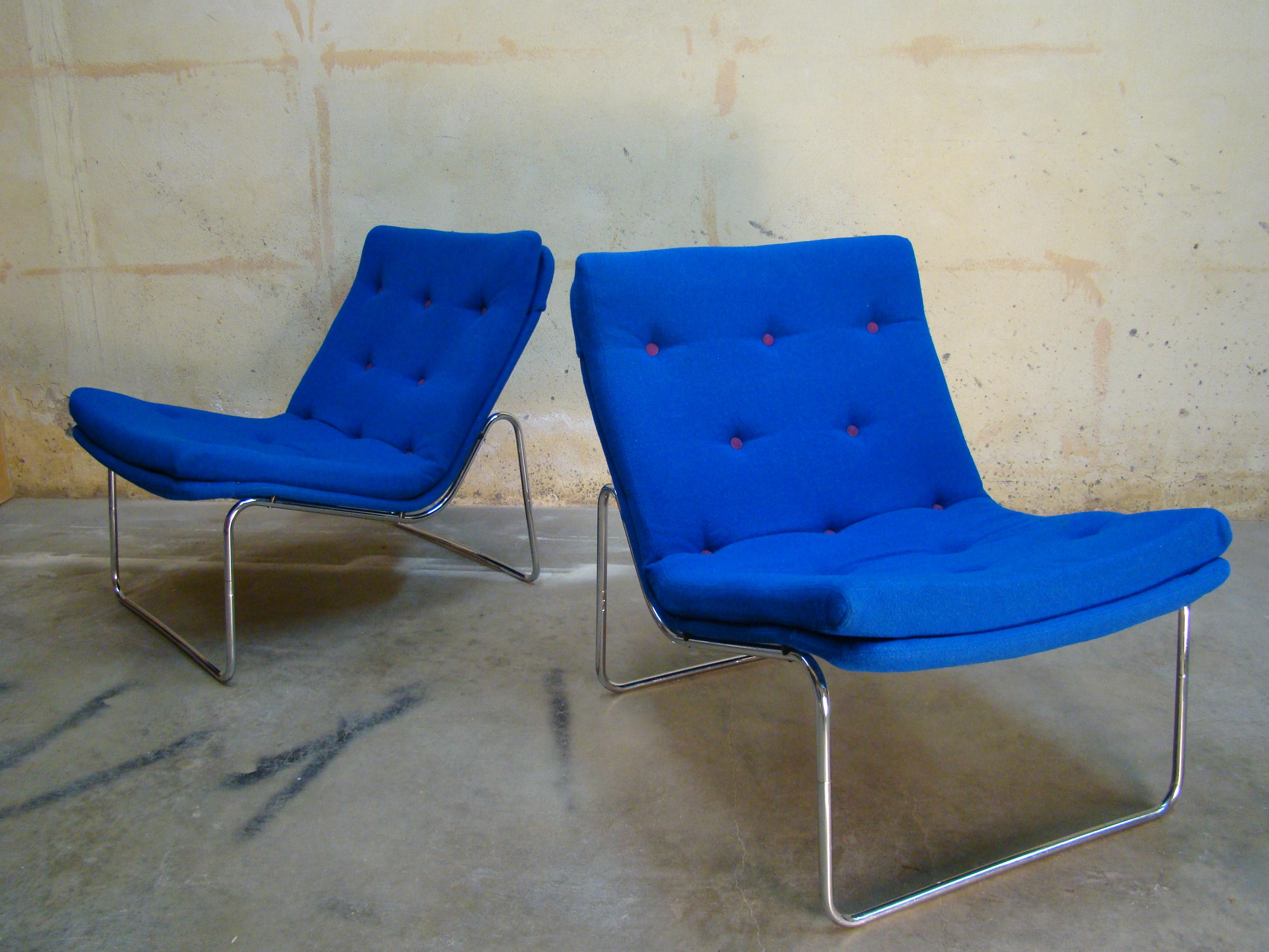 Mid-20th Century 1960s Danish Pair of Fluid Chrome Lounge Chairs in Copenhagen Blue Wool