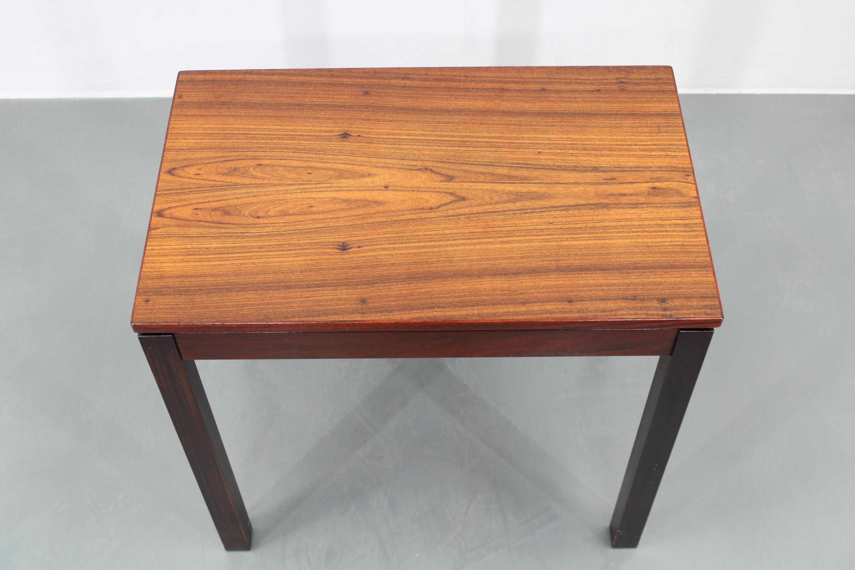 Mid-Century Modern Table d'appoint en palissandre danoise des années 1960 en vente