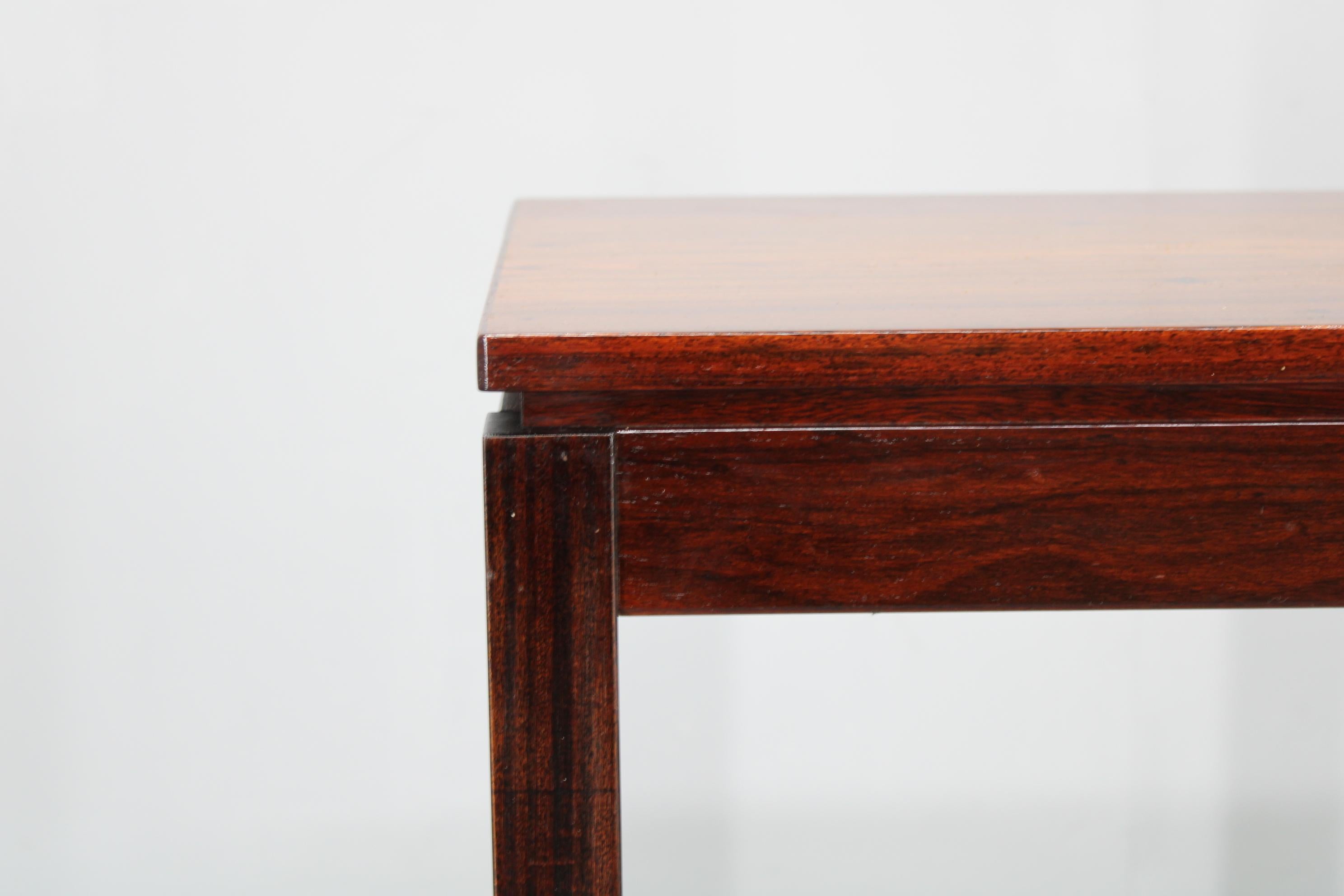 Danois Table d'appoint en palissandre danoise des années 1960 en vente