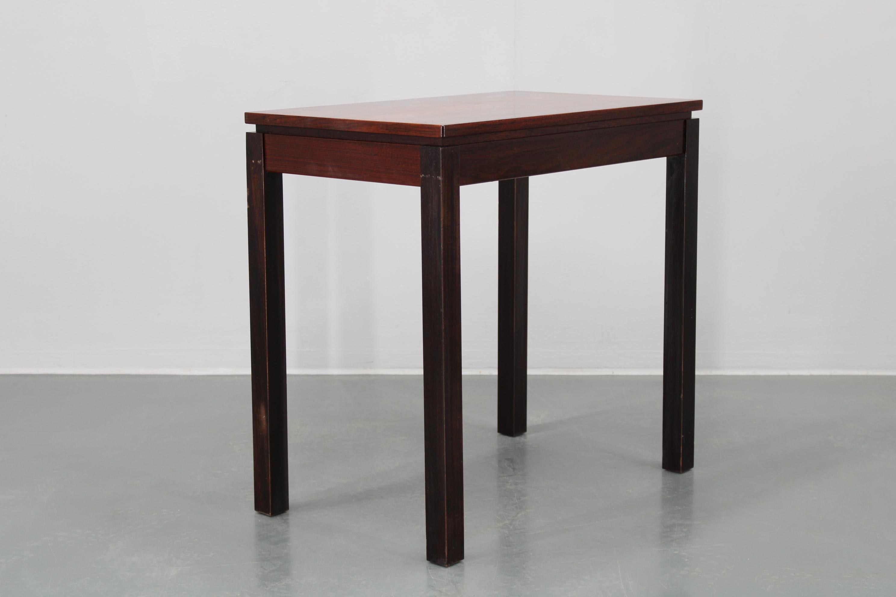 Bois Table d'appoint en palissandre danoise des années 1960 en vente