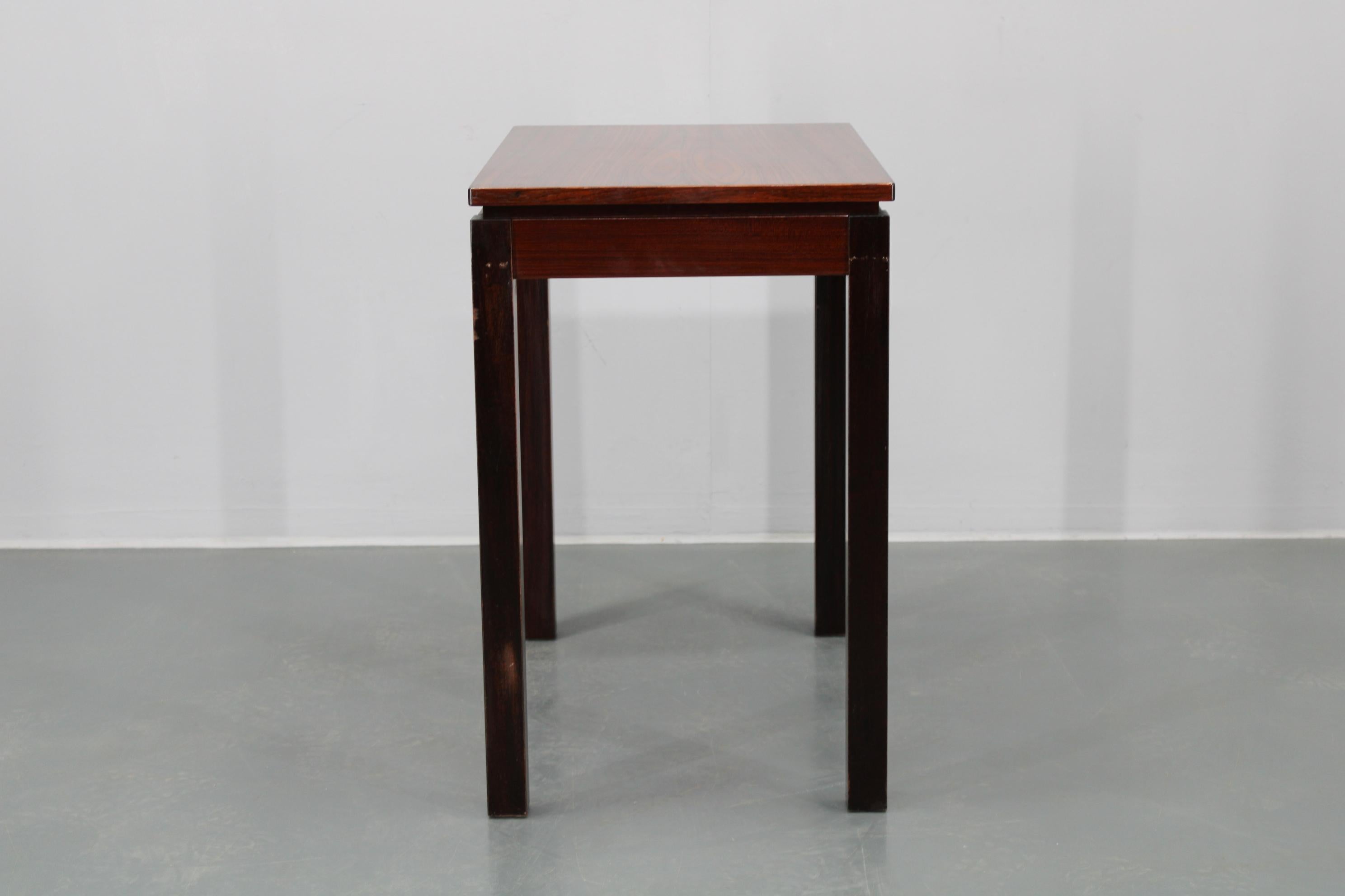 Table d'appoint en palissandre danoise des années 1960 en vente 1