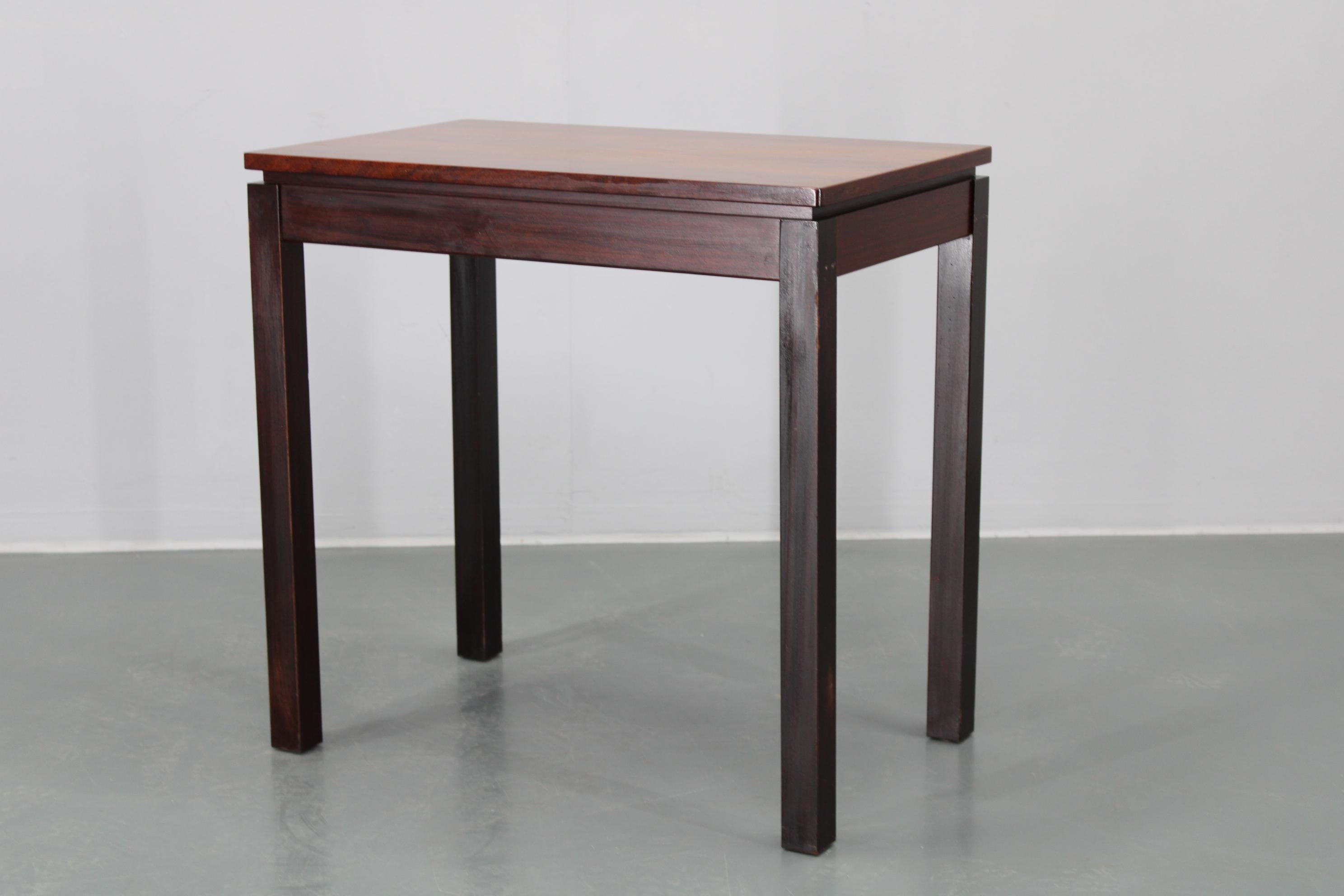 Table d'appoint en palissandre danoise des années 1960 en vente 2