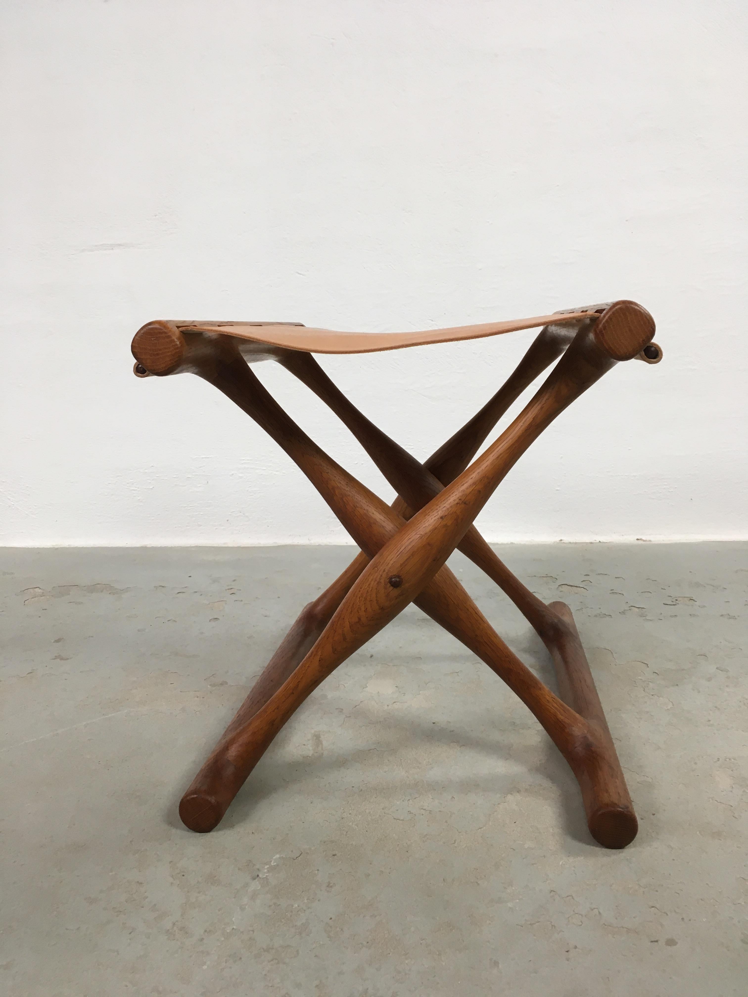 Mid-20th Century 1960's Danish Poul Hundevad Folding Footstool in Oak and Leather Seat For Sale