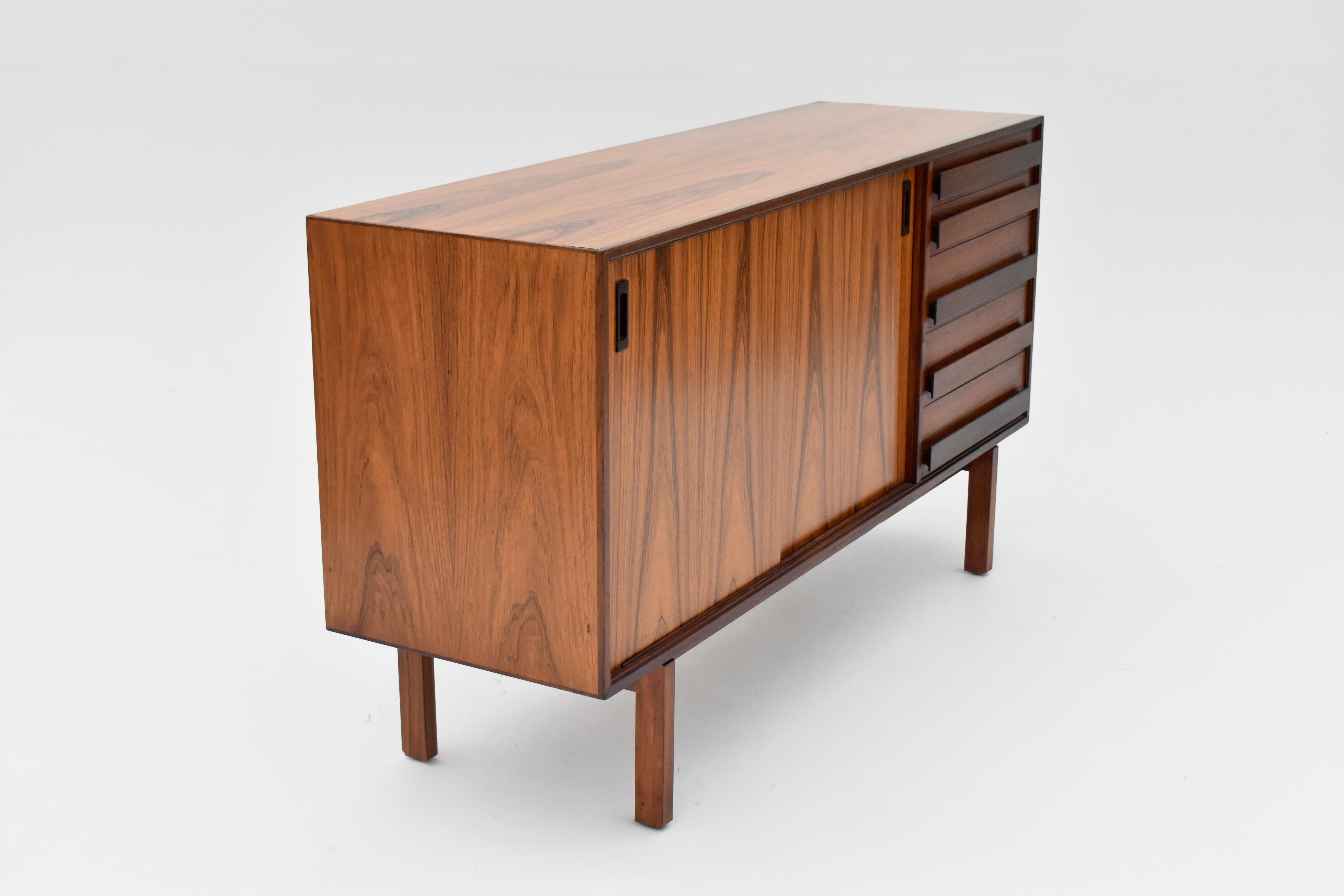 Rara credenza danese degli anni '60 di Anton Borg in palissandro per Randers Mobelfabrik in vendita 4