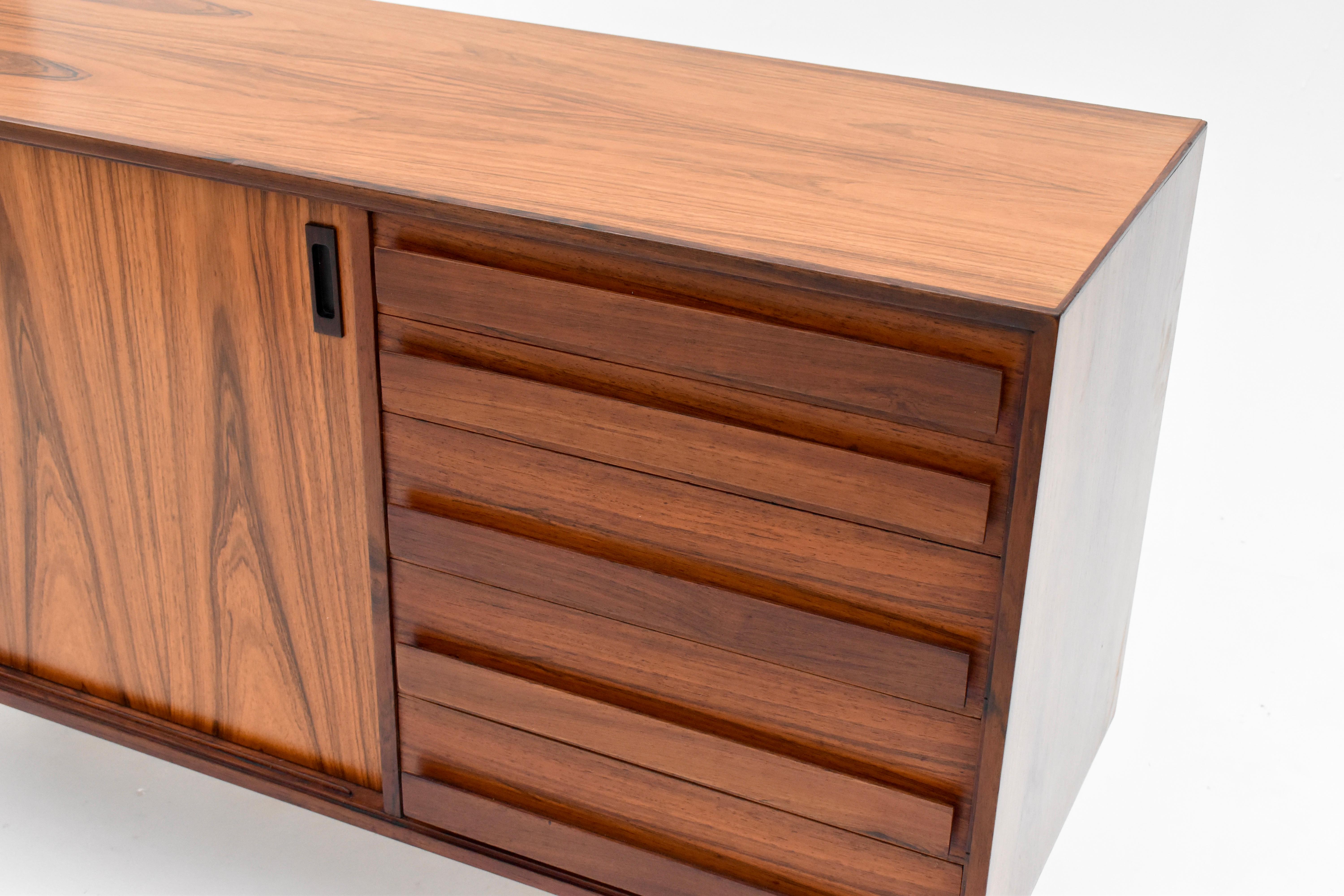 Danese Rara credenza danese degli anni '60 di Anton Borg in palissandro per Randers Mobelfabrik in vendita