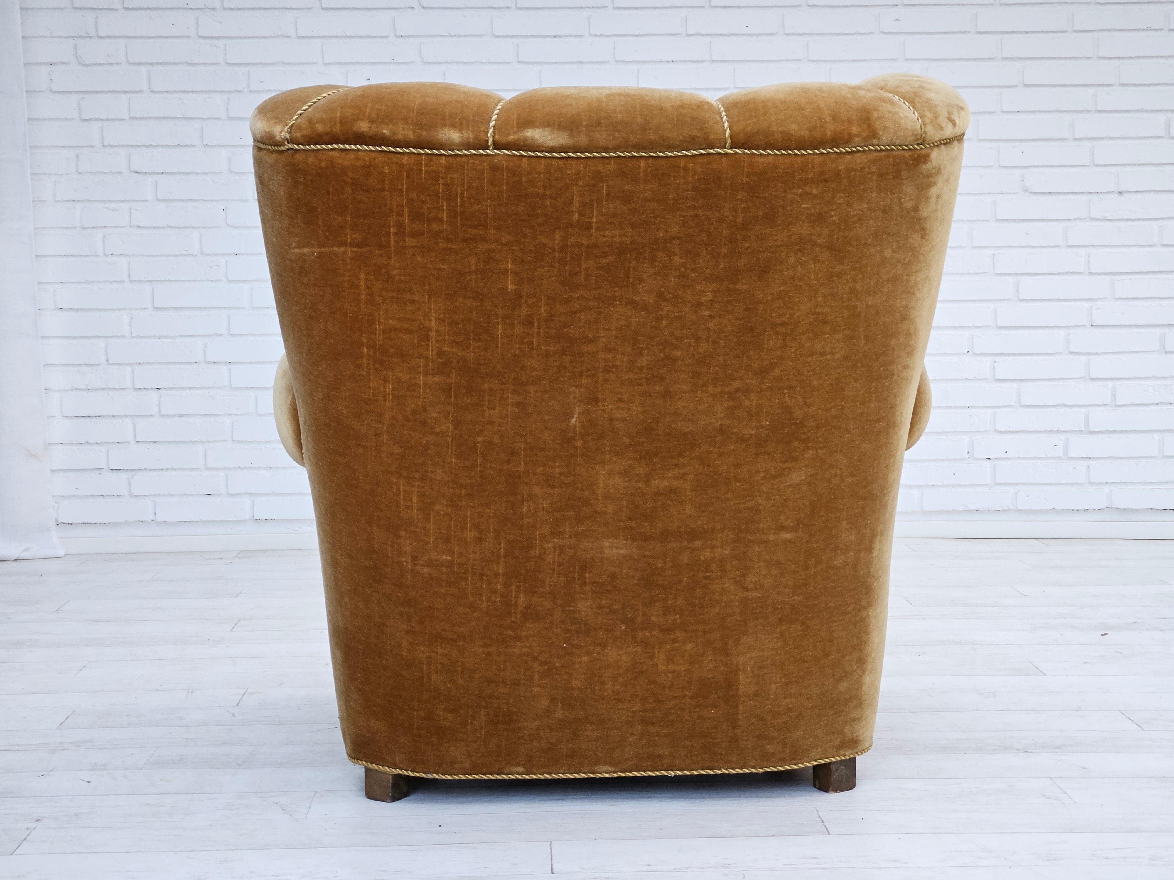 Mid-20th Century 1960s, Danish reclining chair, velour, original very good condition. For Sale
