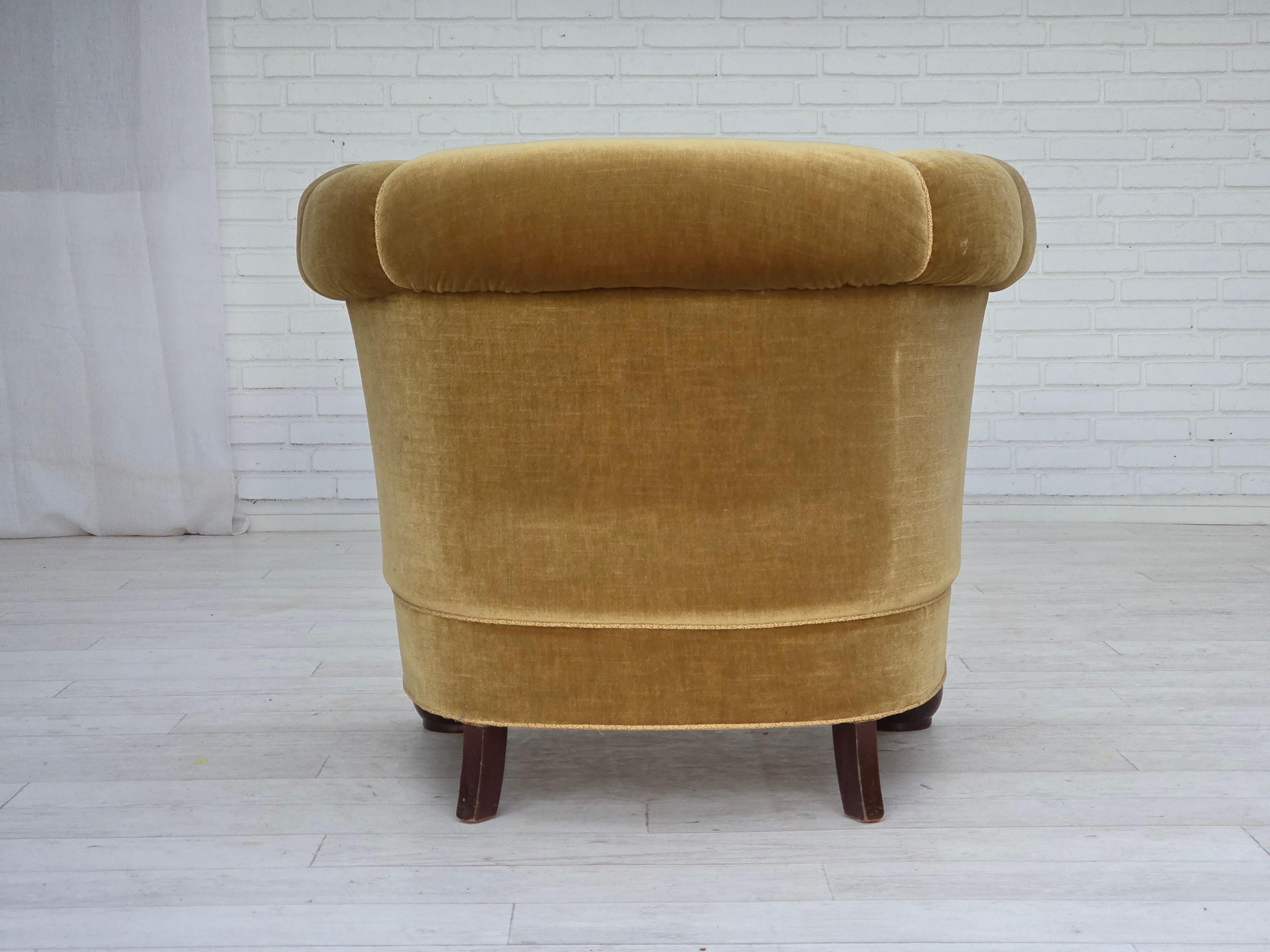 1960s, fauteuil Greene & Greene, velours d'ameublement vert clair, pieds en bois de chêne. en vente 3