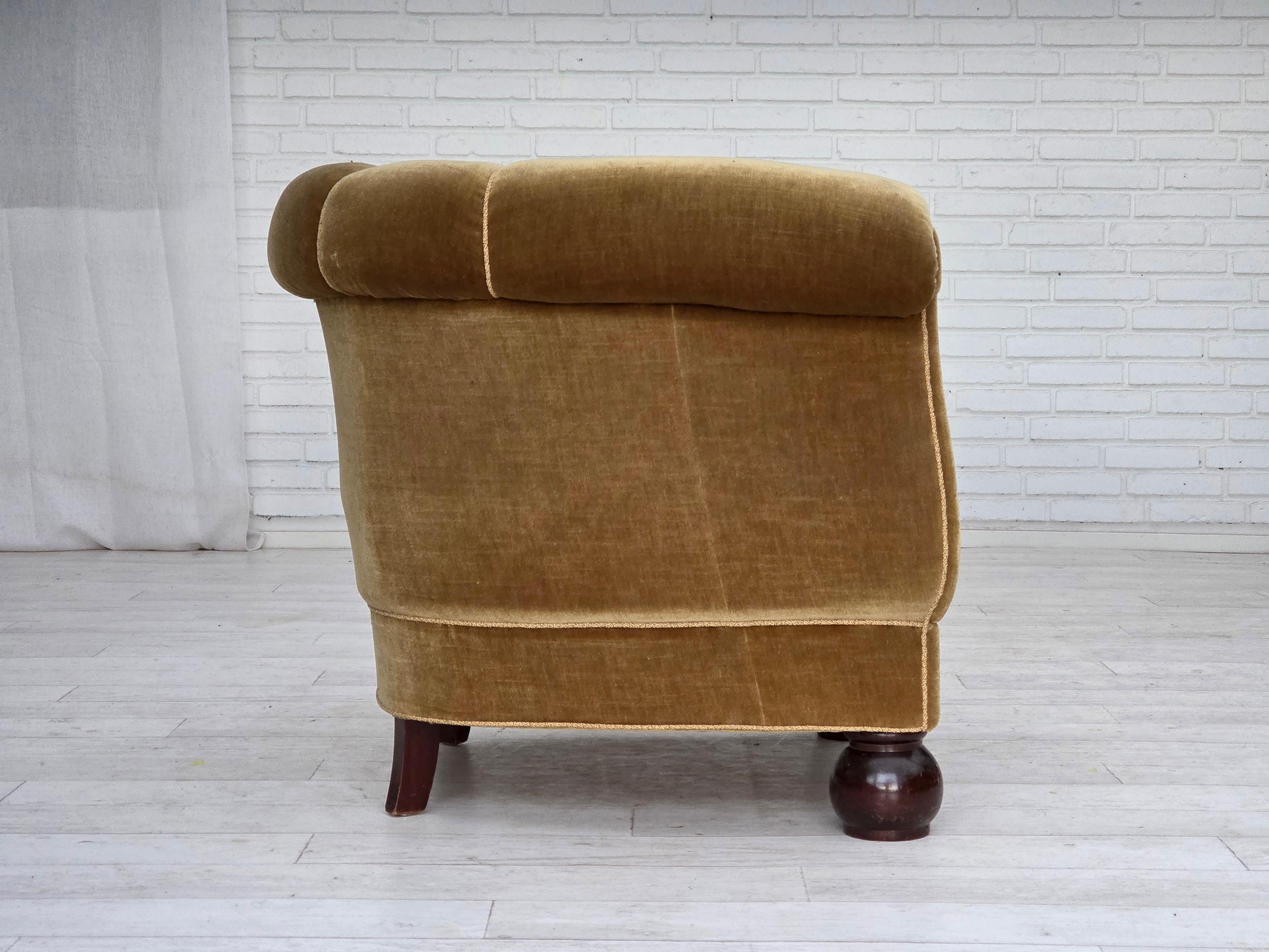 1960s, fauteuil Greene & Greene, velours d'ameublement vert clair, pieds en bois de chêne. en vente 1