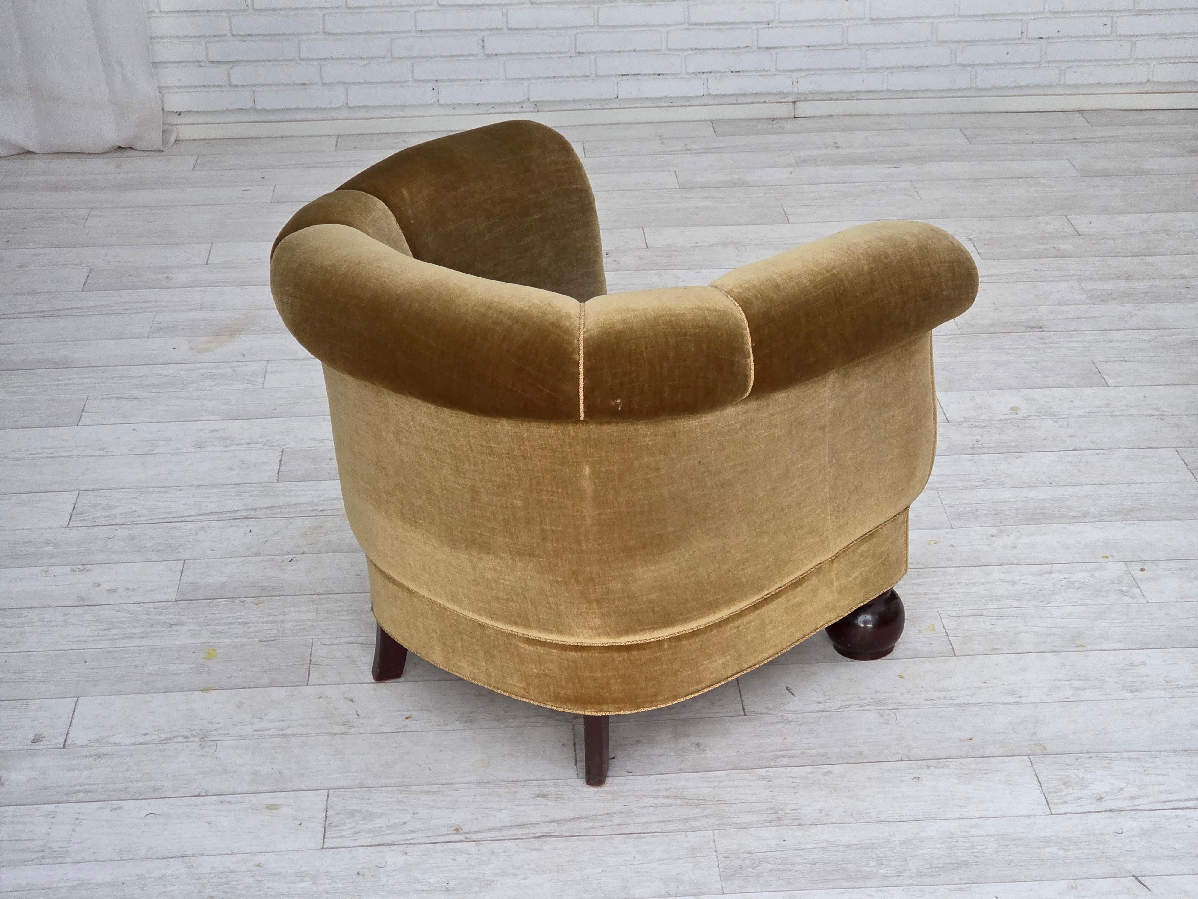 1960s, fauteuil Greene & Greene, velours d'ameublement vert clair, pieds en bois de chêne. en vente 2