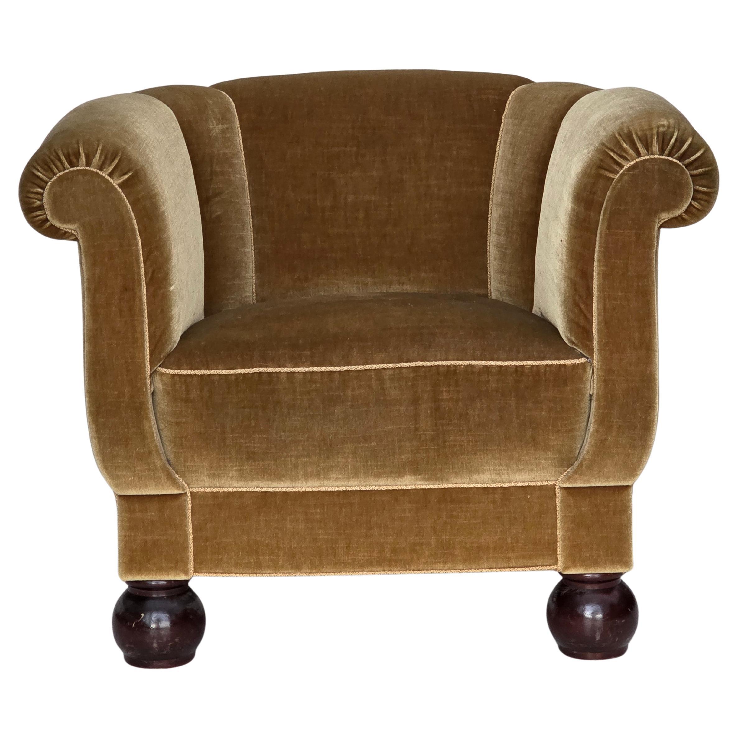 1960s, fauteuil Greene
Greene, velours d
ameublement vert clair, pieds en bois de chêne.