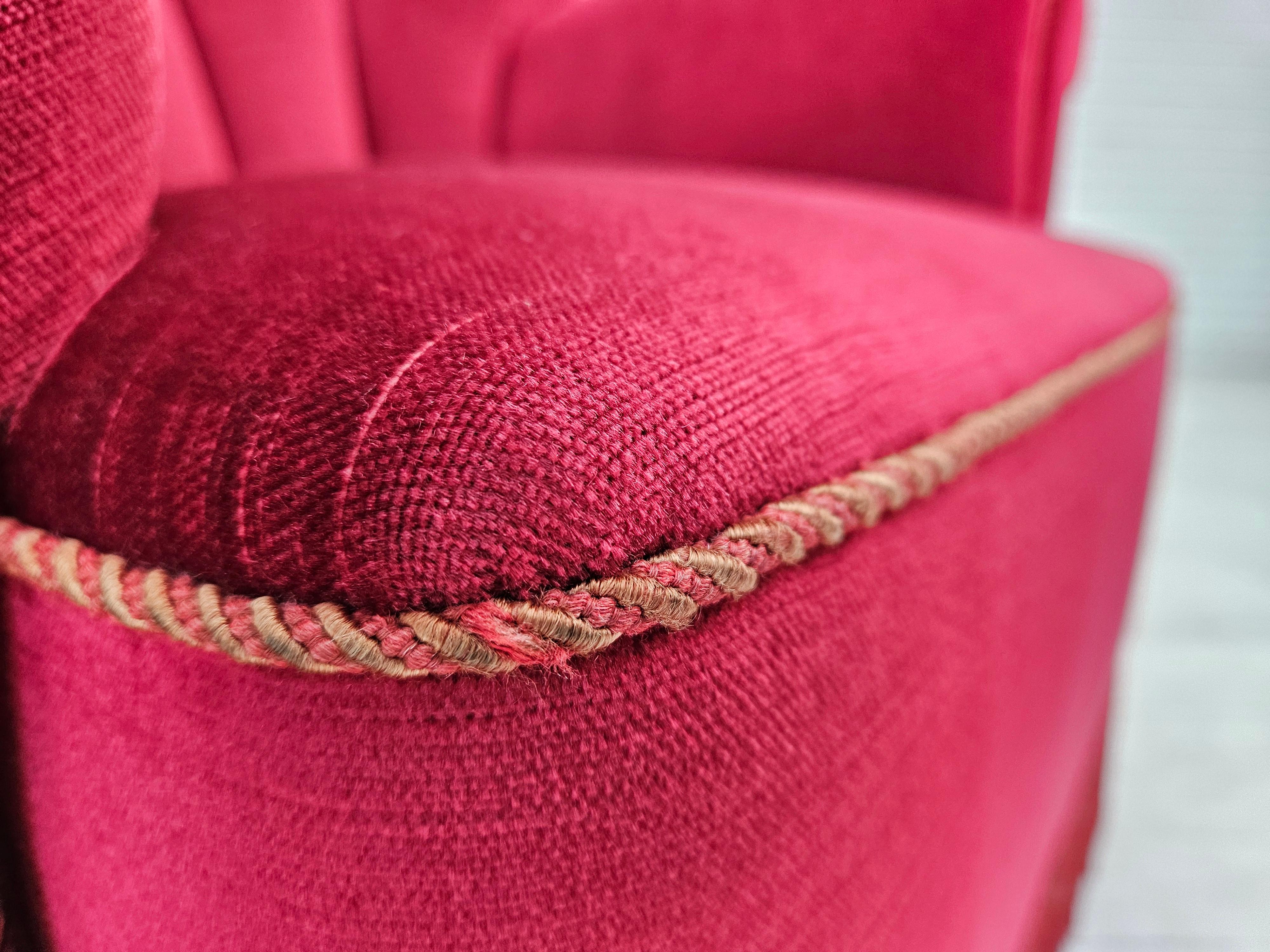 1960, poltrona relax danese, condizioni originali, velluto rosso ciliegia. in vendita 6