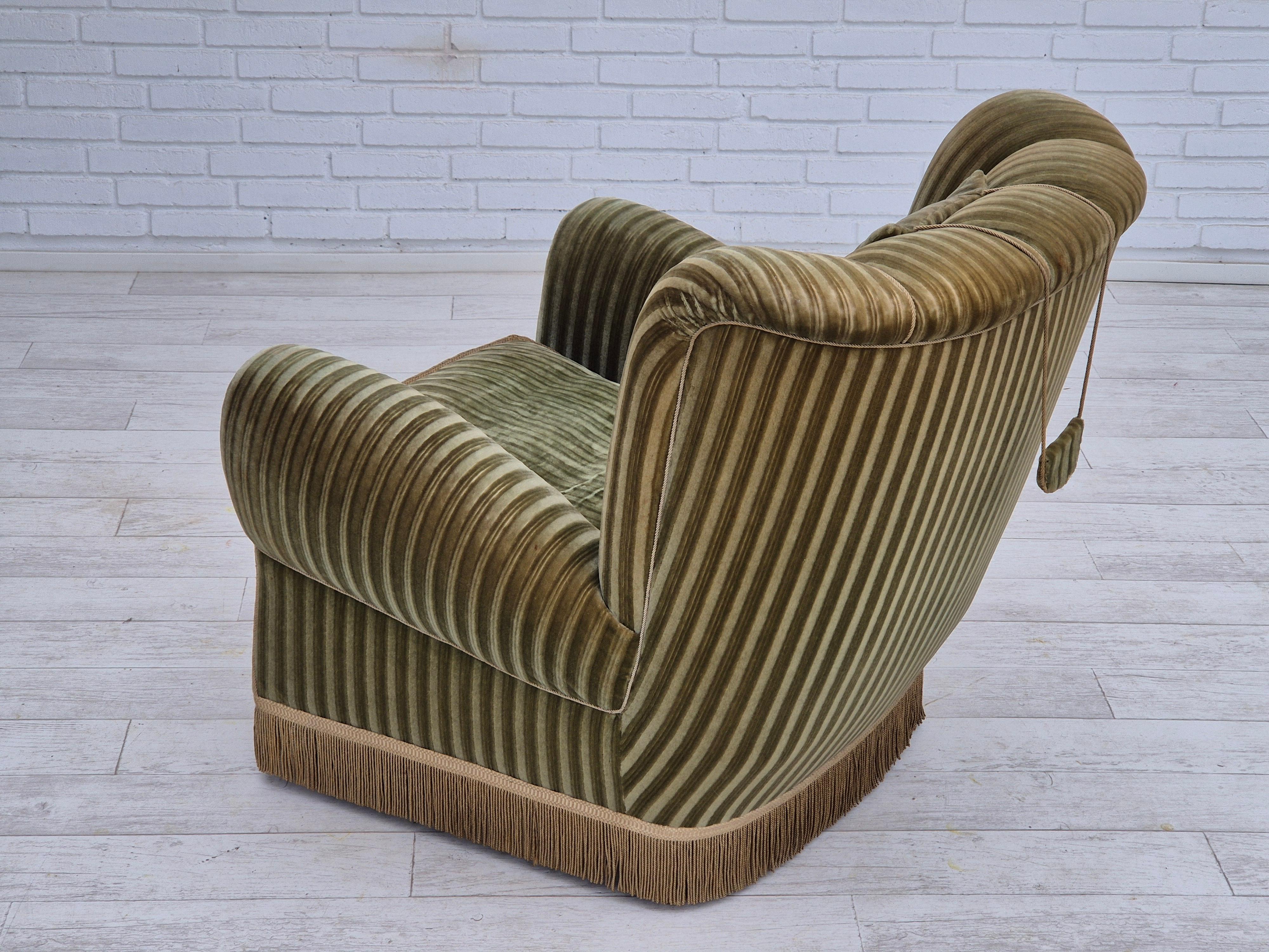 1960s, Danish relax armchair, original condition, green furniture velour. For Sale 2