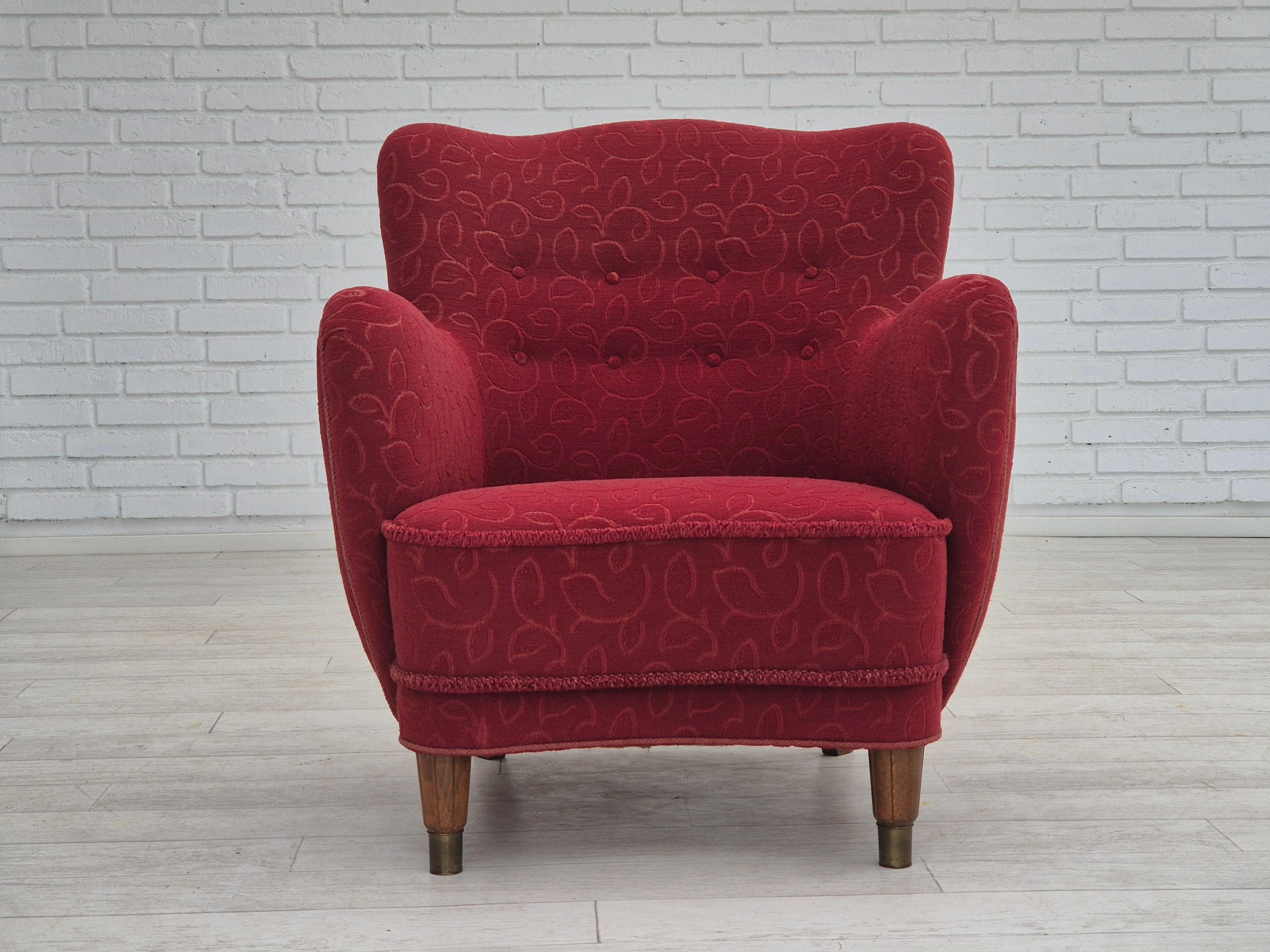 Scandinavian Modern 1960s, Danish relax armchair, original condition, red cotton/wool. For Sale