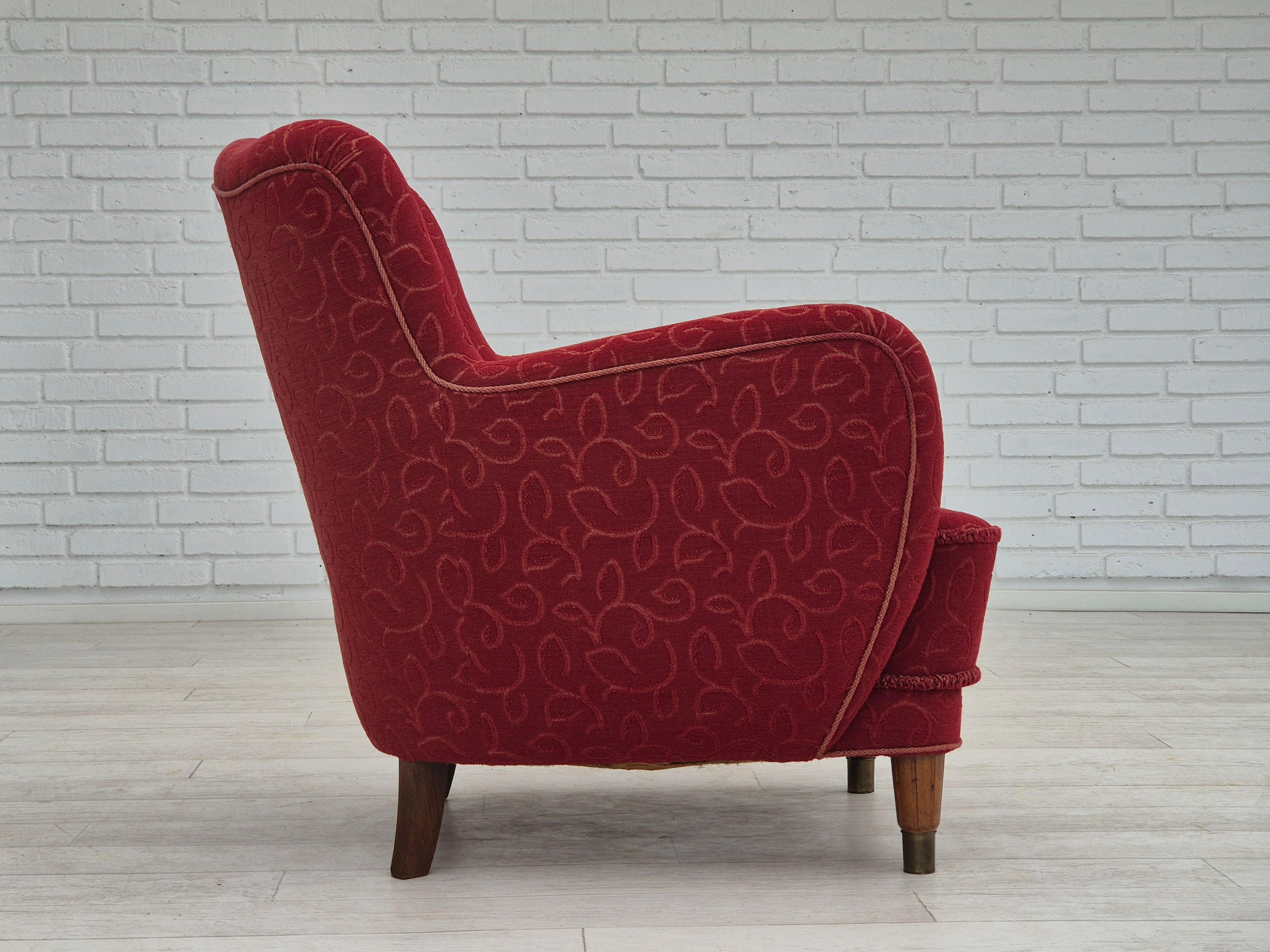 1960er Jahre, dänischer Relaxsessel, Originalzustand, rote Baumwolle/Wolle. (Dänisch) im Angebot