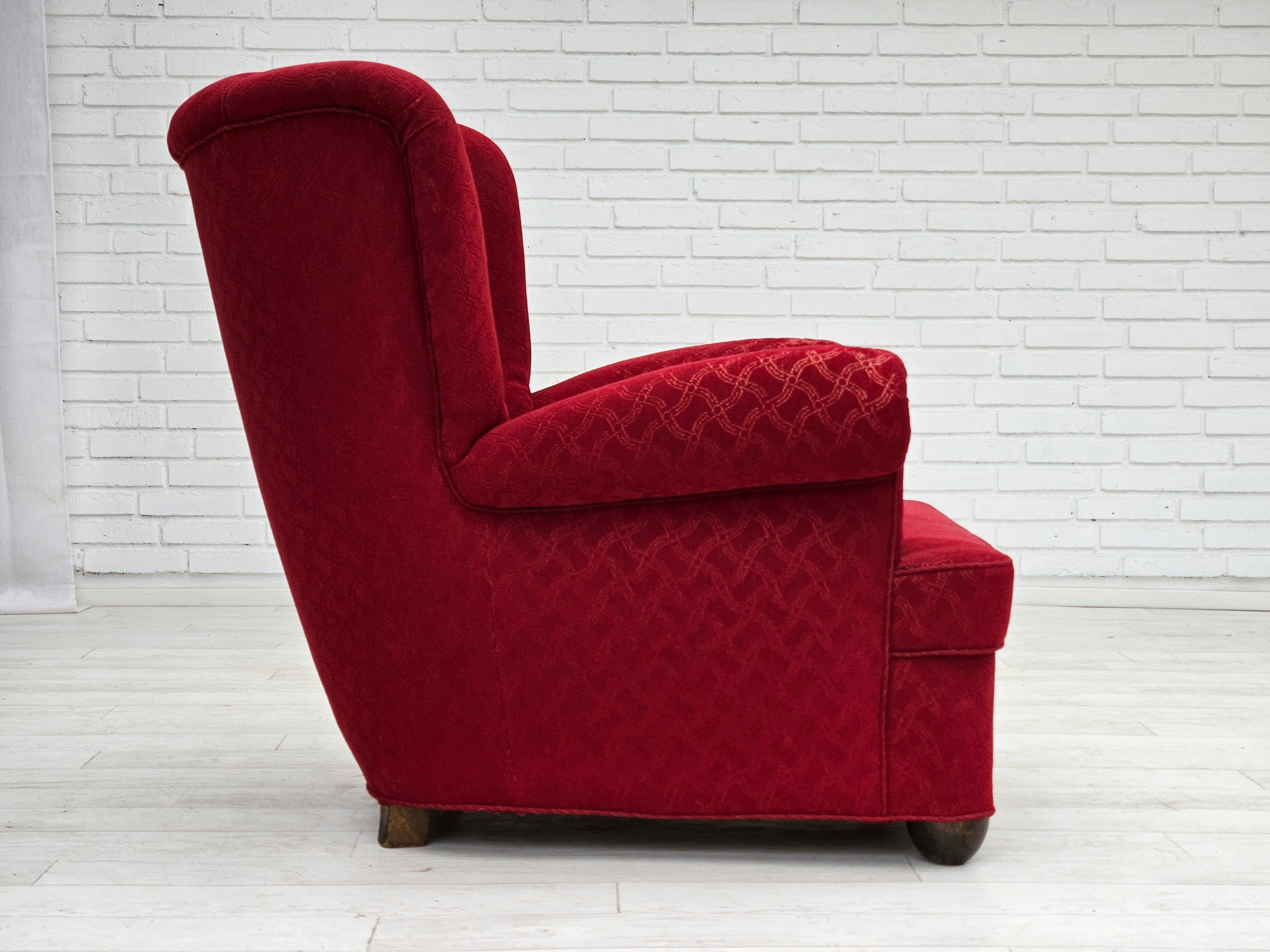 1960s, fauteuil relax danois, état original, coton/laine rouge, bois de chêne. en vente 5