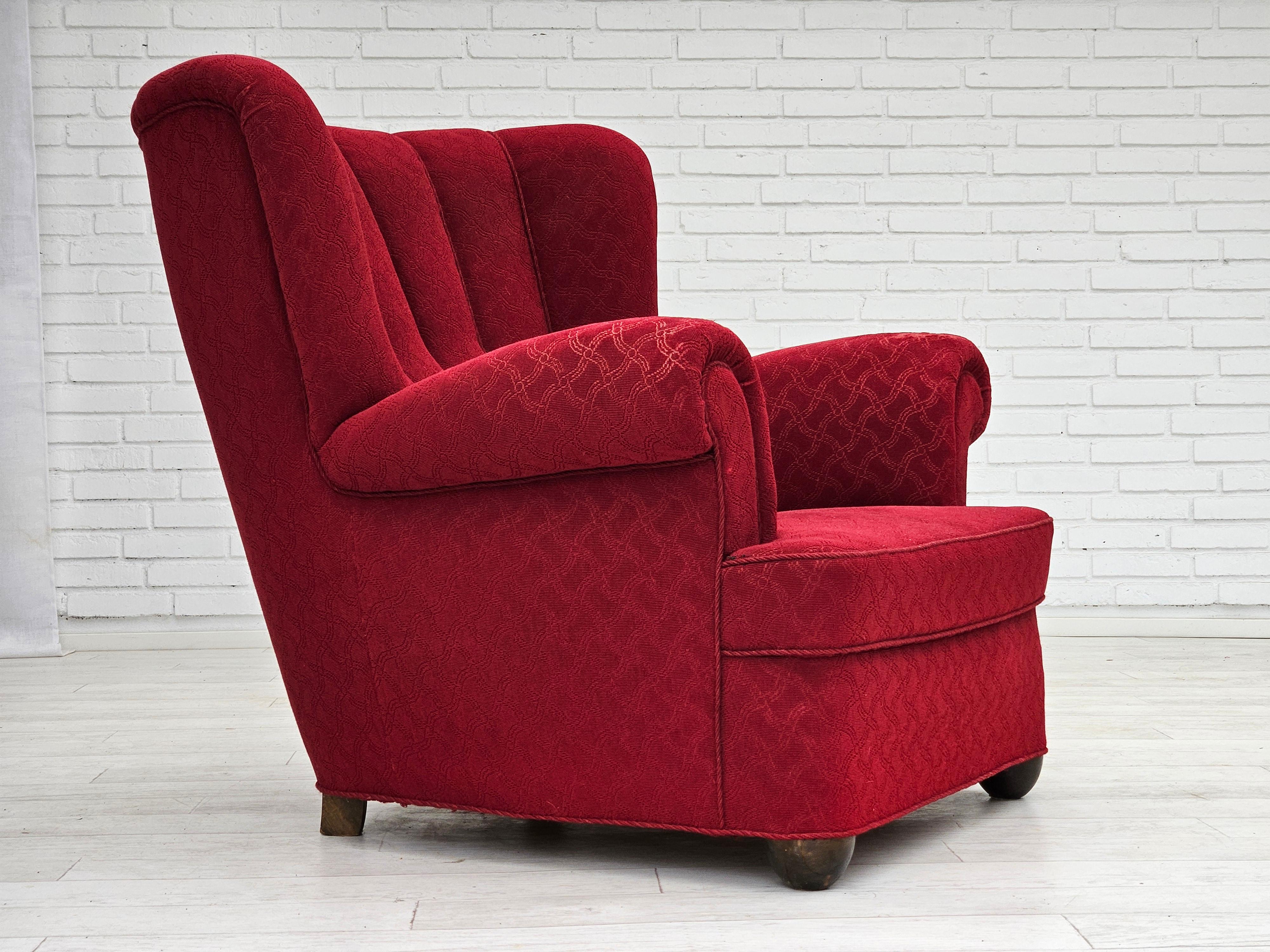 Danois 1960s, fauteuil relax danois, état original, coton/laine rouge, bois de chêne. en vente