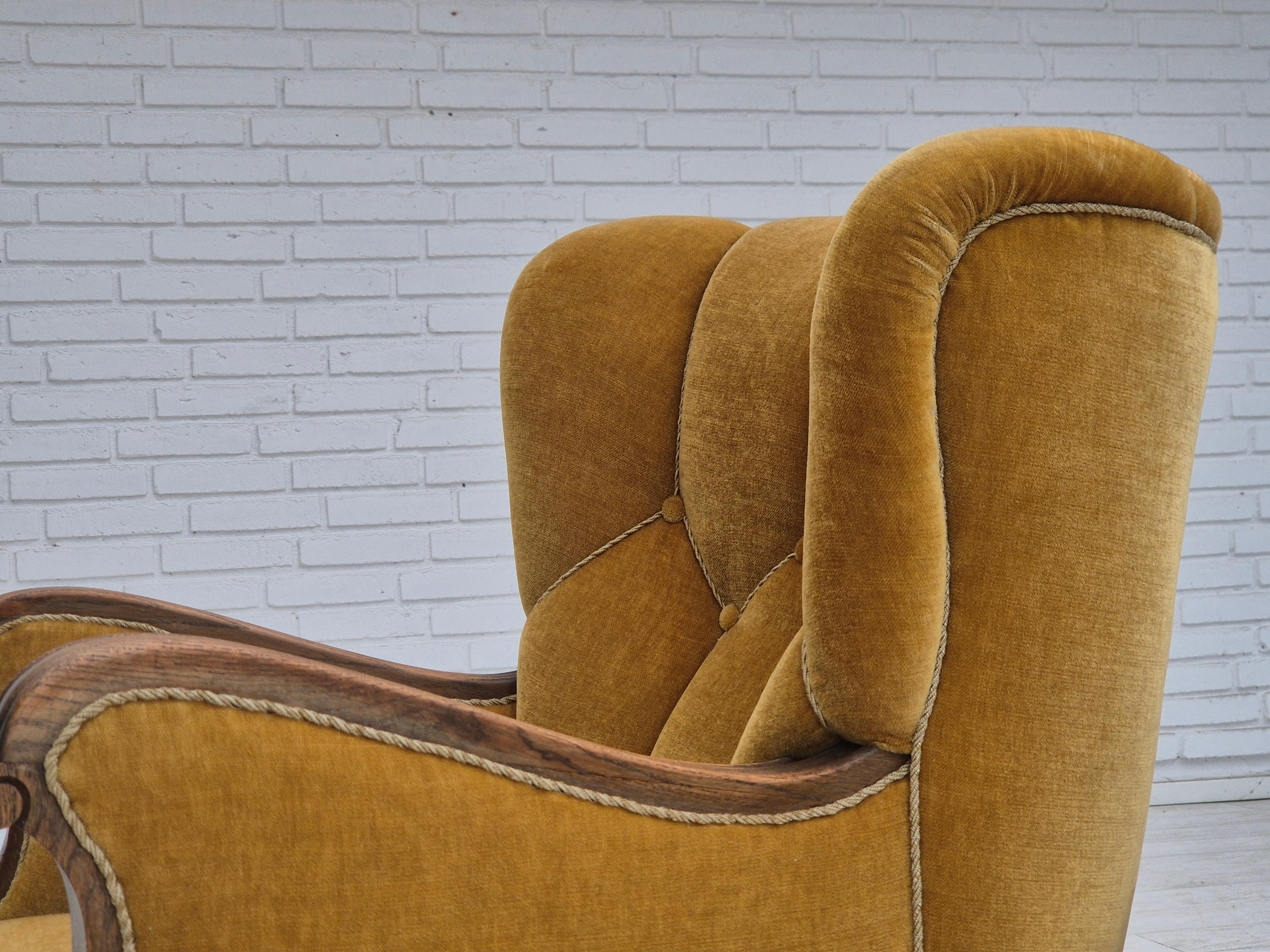 1960s, Danish relax armchair, yellow-honning furniture velour, oak wood. For Sale 3