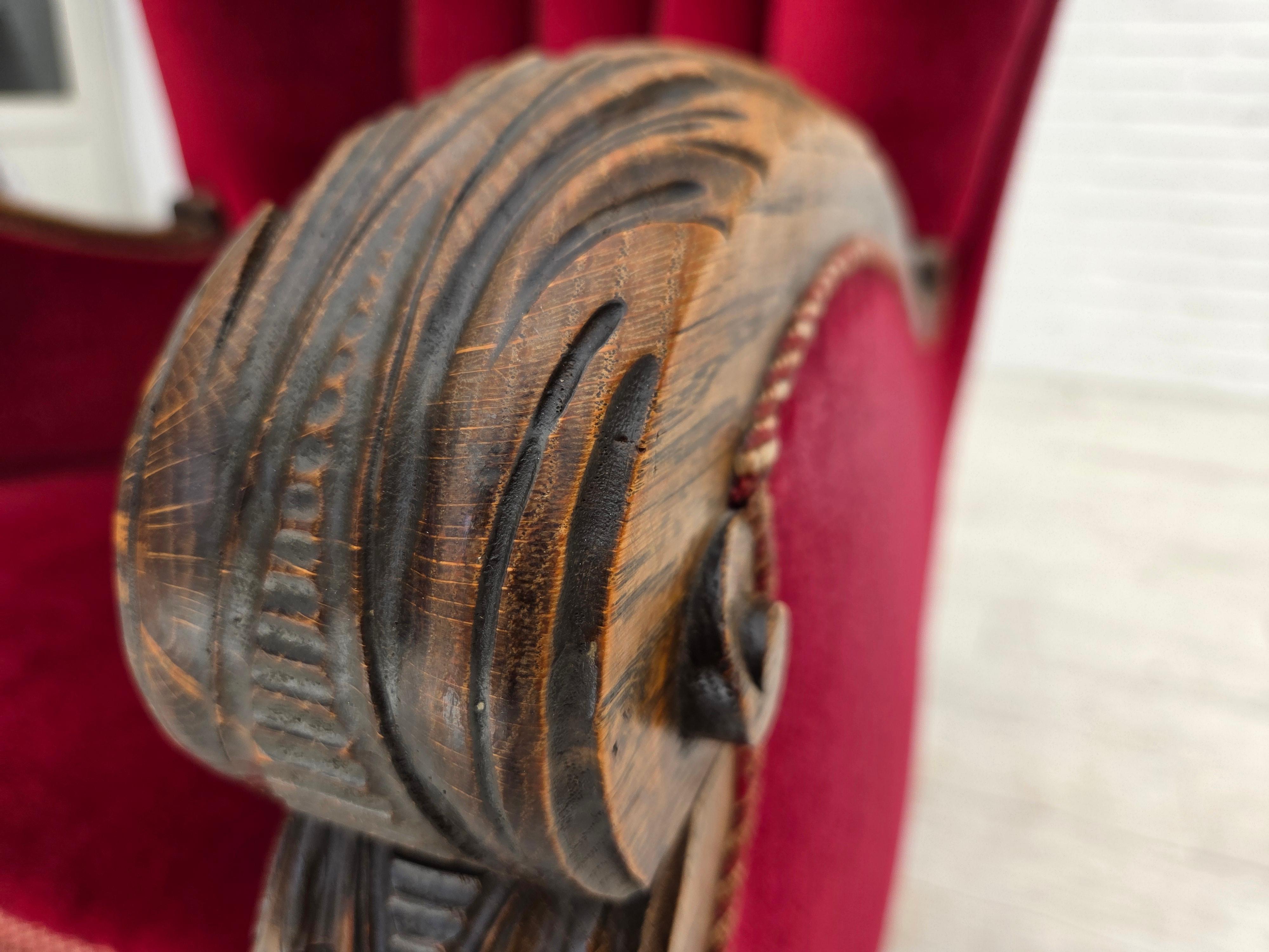 Anni '60, sedia relax Wood, velluto rosso ciliegia, legno di Oak. In condizioni buone in vendita a Tarm, 82
