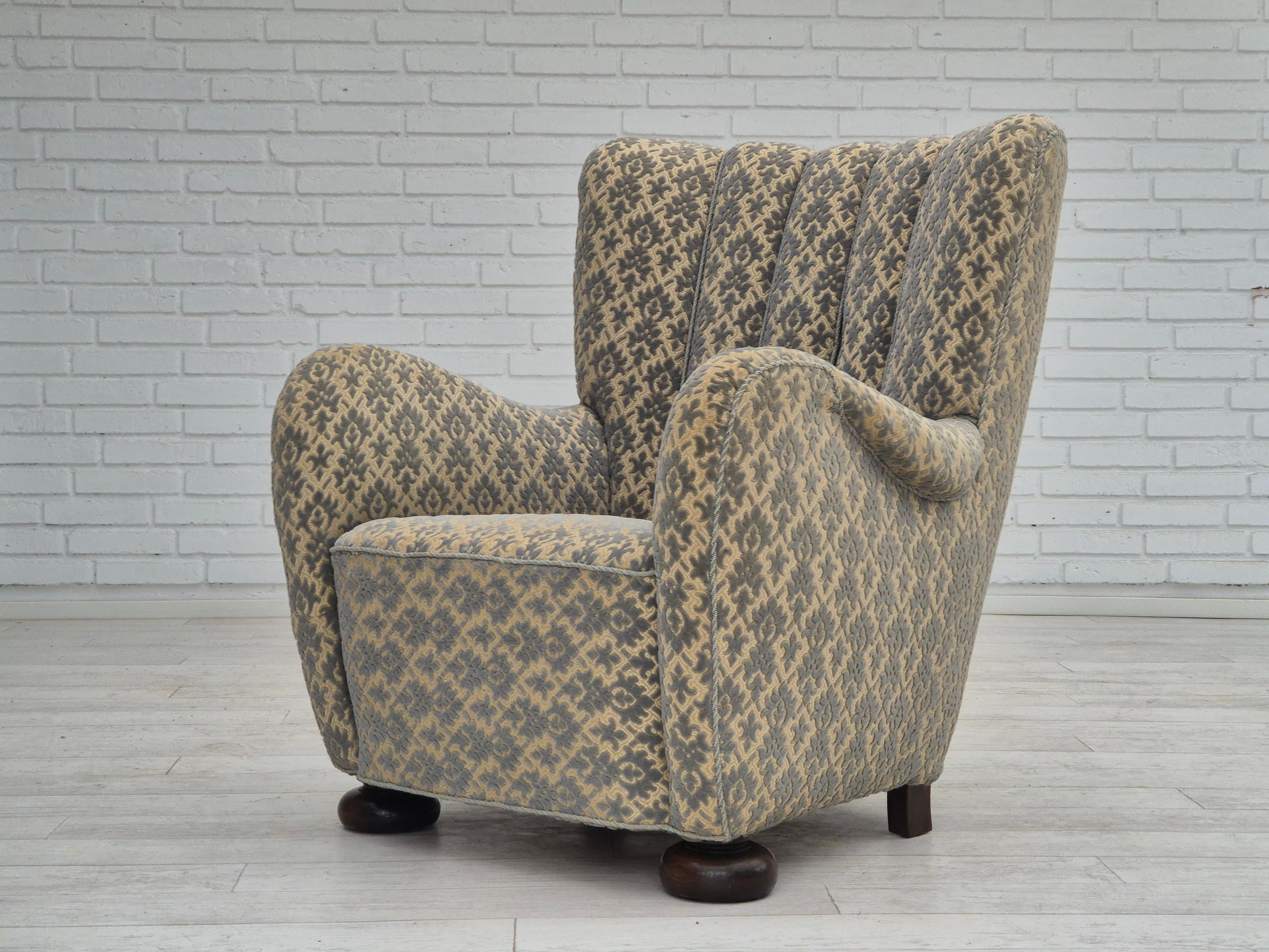 Fauteuil de détente danois des années 1960, état d'origine, velours de meuble, pieds en bois de hêtre 6