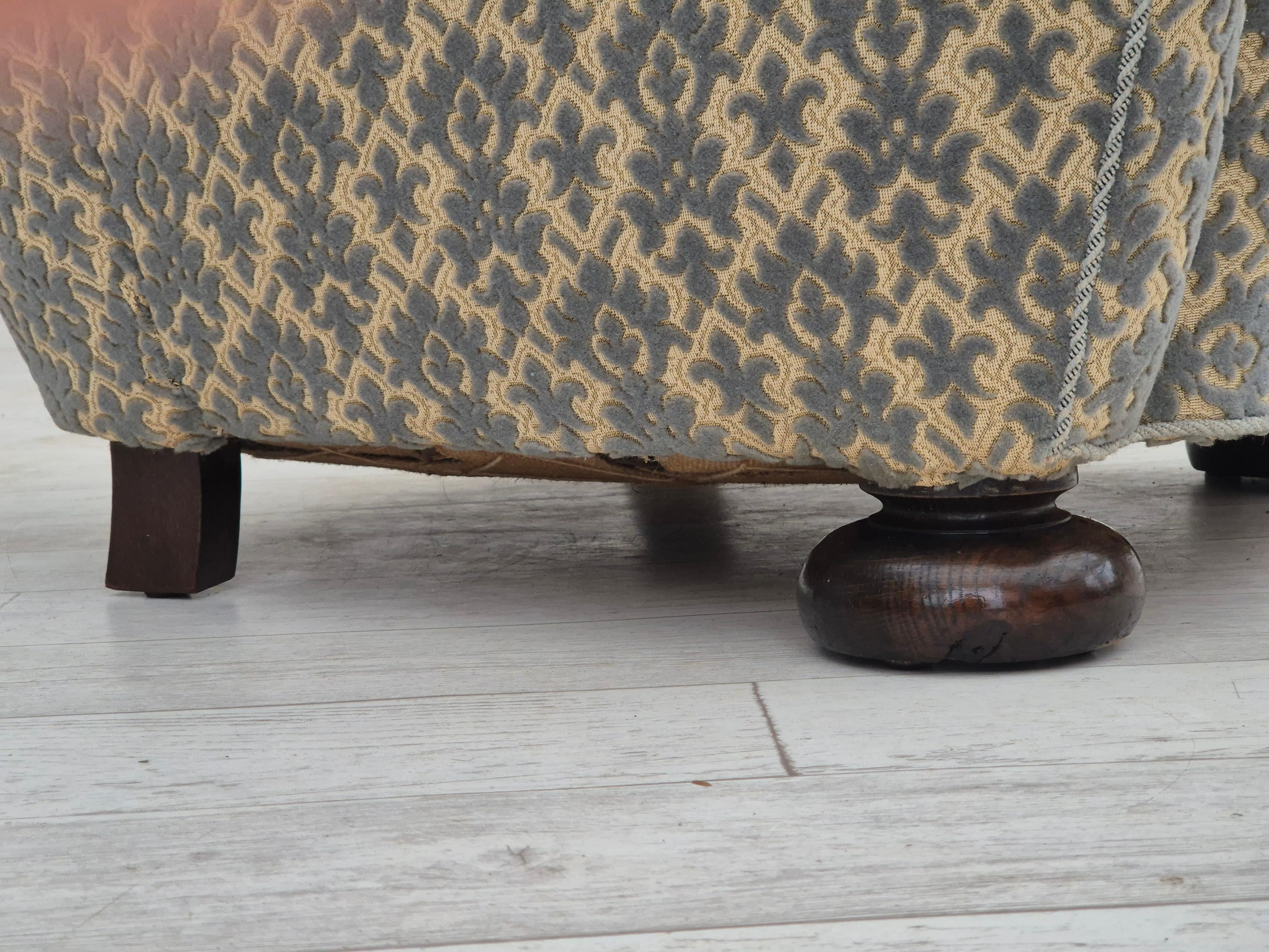 Fauteuil de détente danois des années 1960, état d'origine, velours de meuble, pieds en bois de hêtre 1