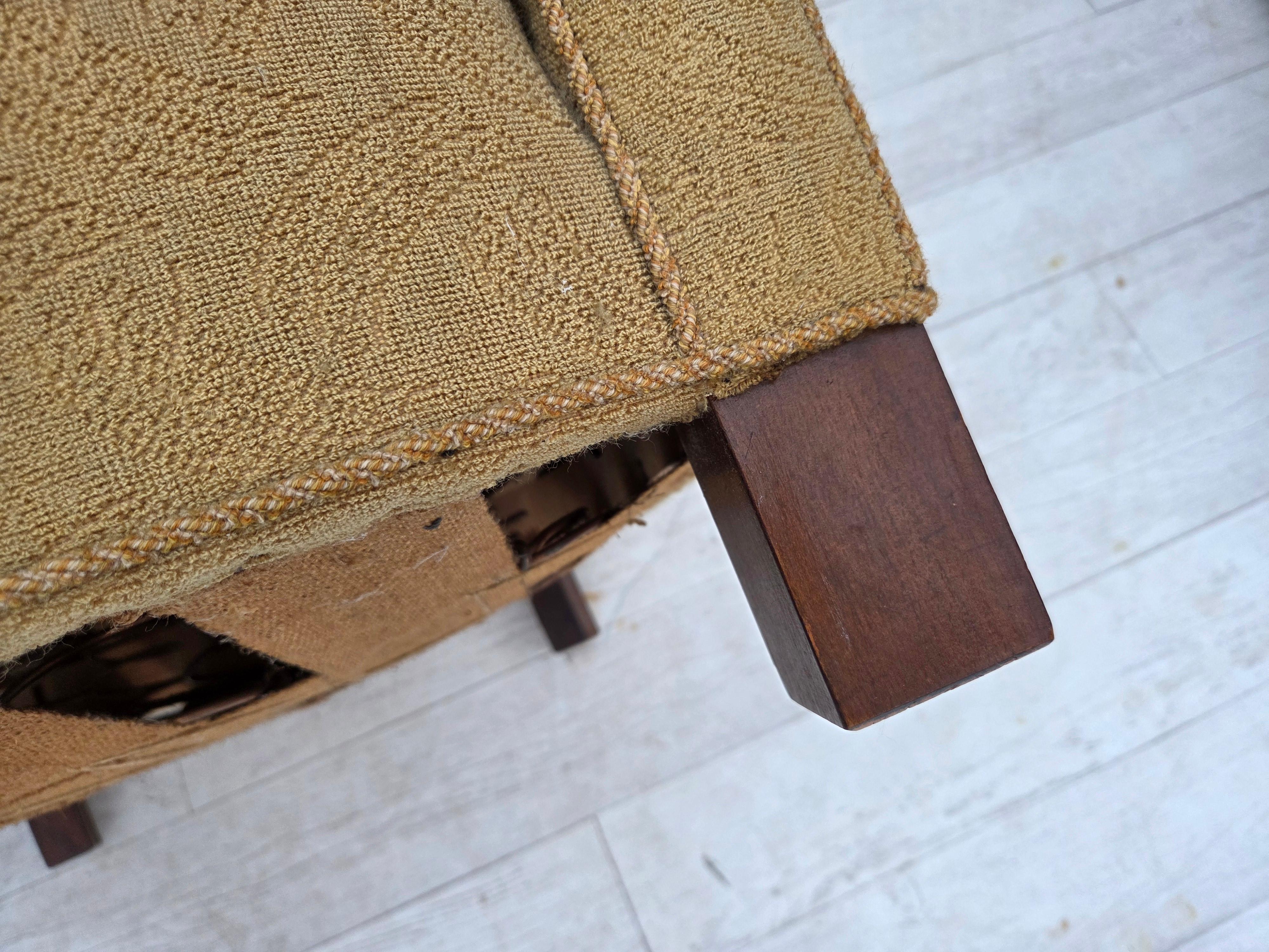 1960s, Danish relax chair, original light green furniture wool. en vente 3