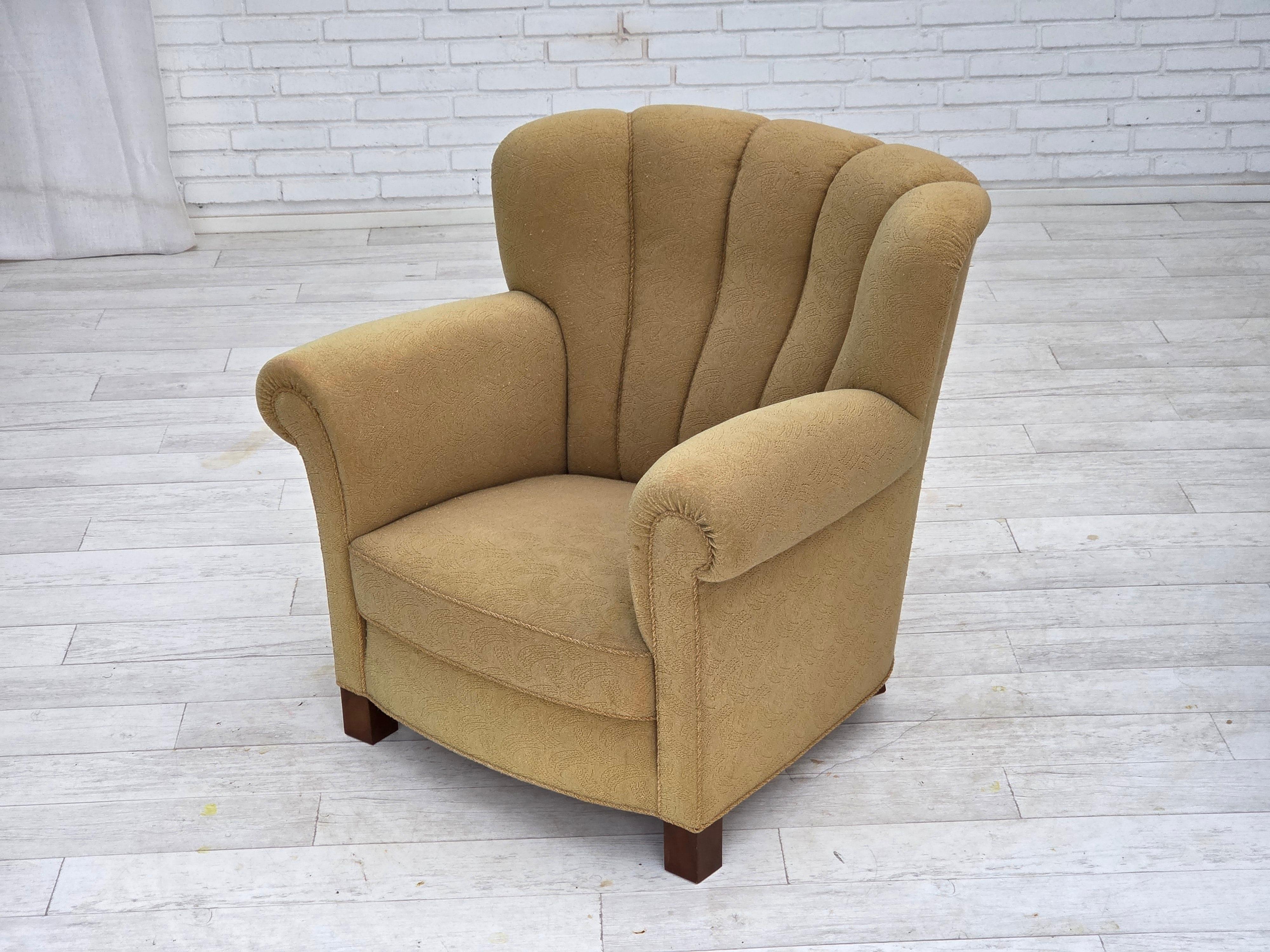 1960s, Danish relax chair, original light green furniture wool. en vente 9