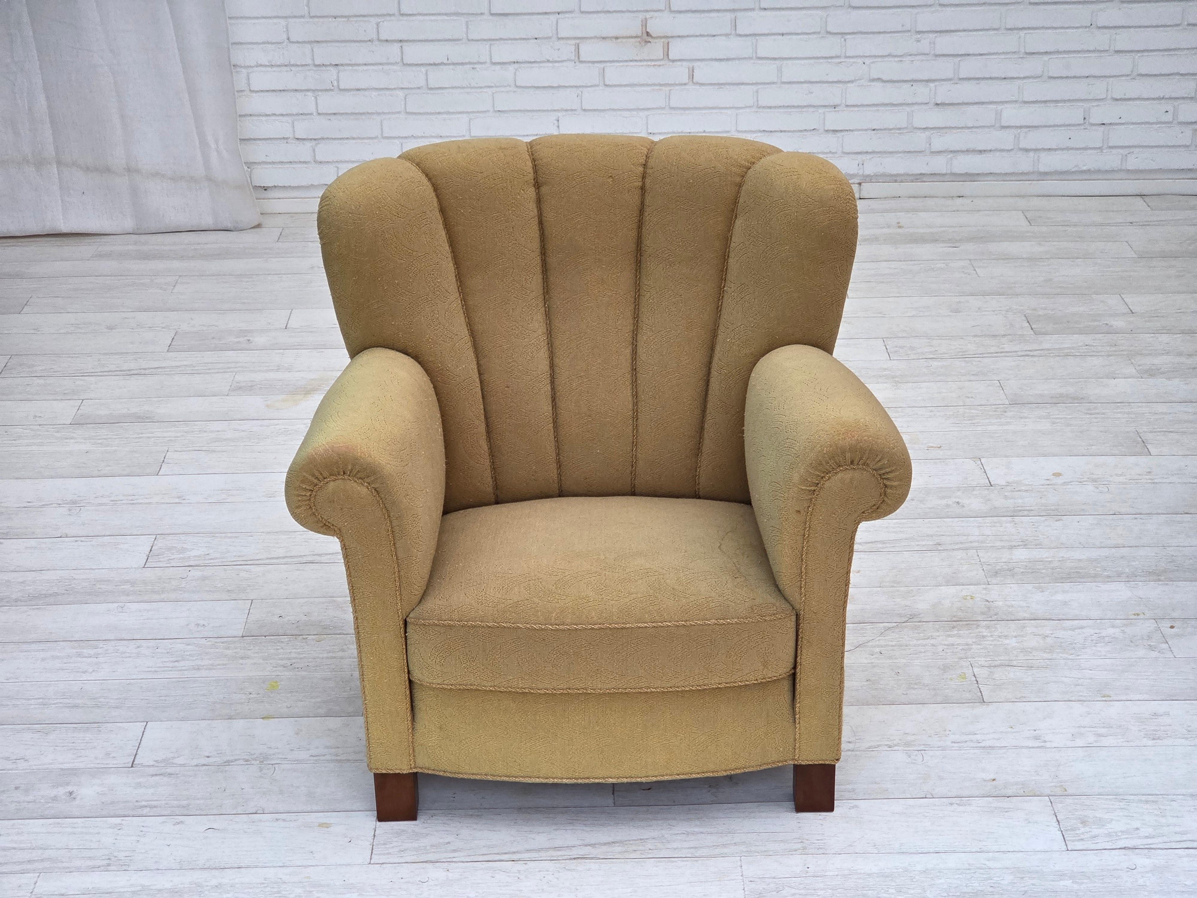 Scandinave moderne 1960s, Danish relax chair, original light green furniture wool. en vente