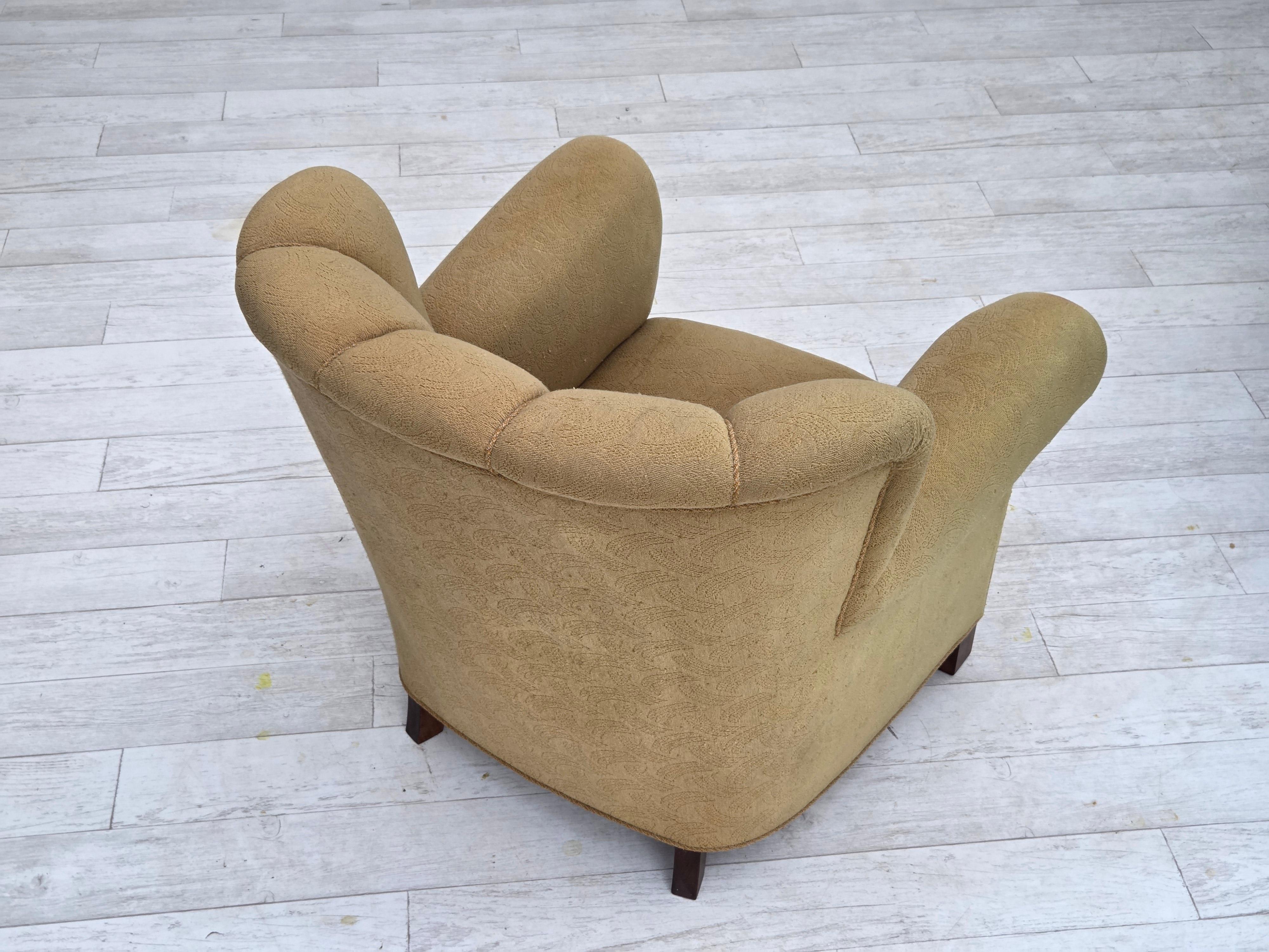 1960s, Danish relax chair, original light green furniture wool. Bon état - En vente à Tarm, 82