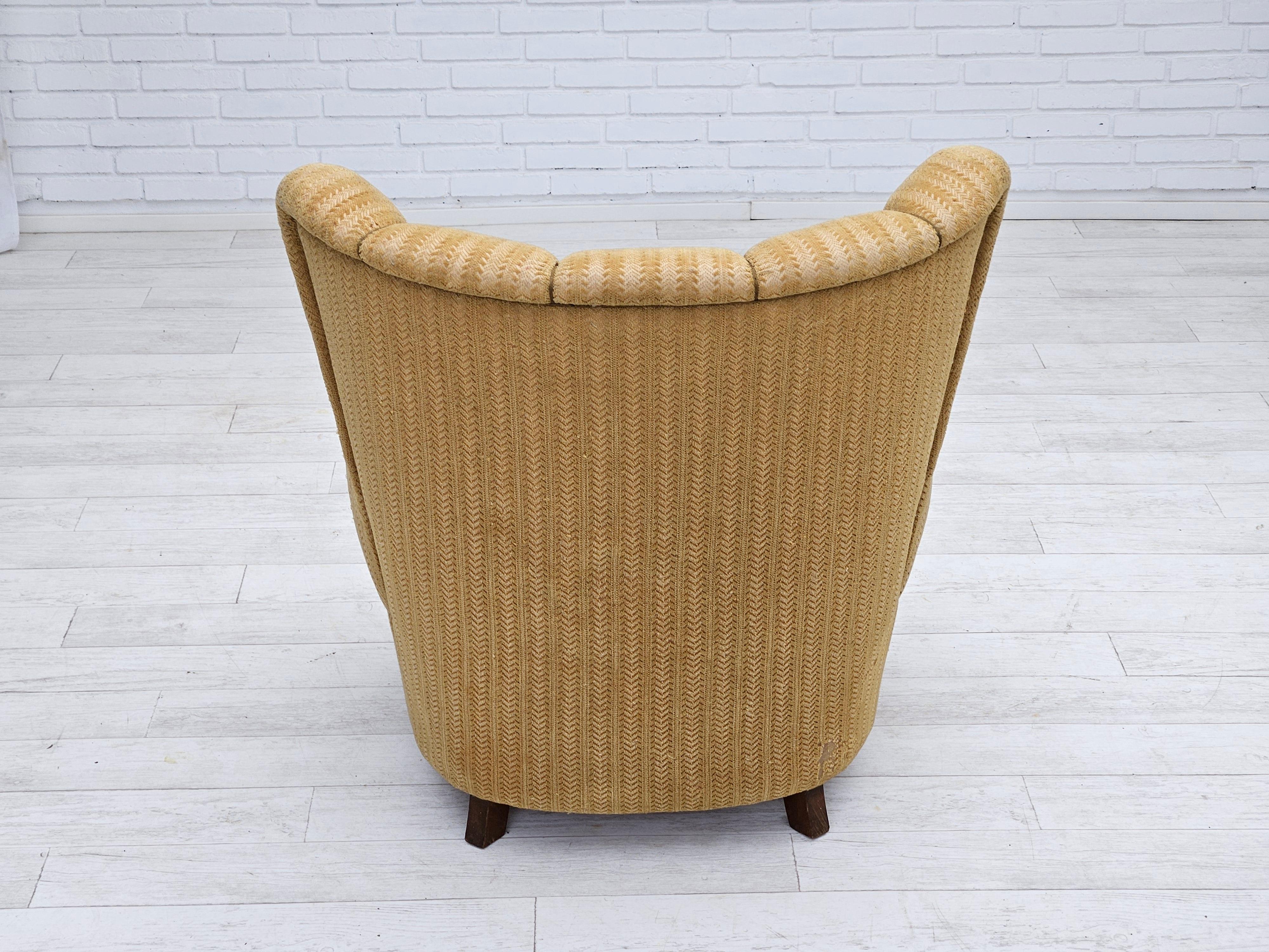 Wool 1960s, Danish relax chair, original upholstery, good condition. For Sale