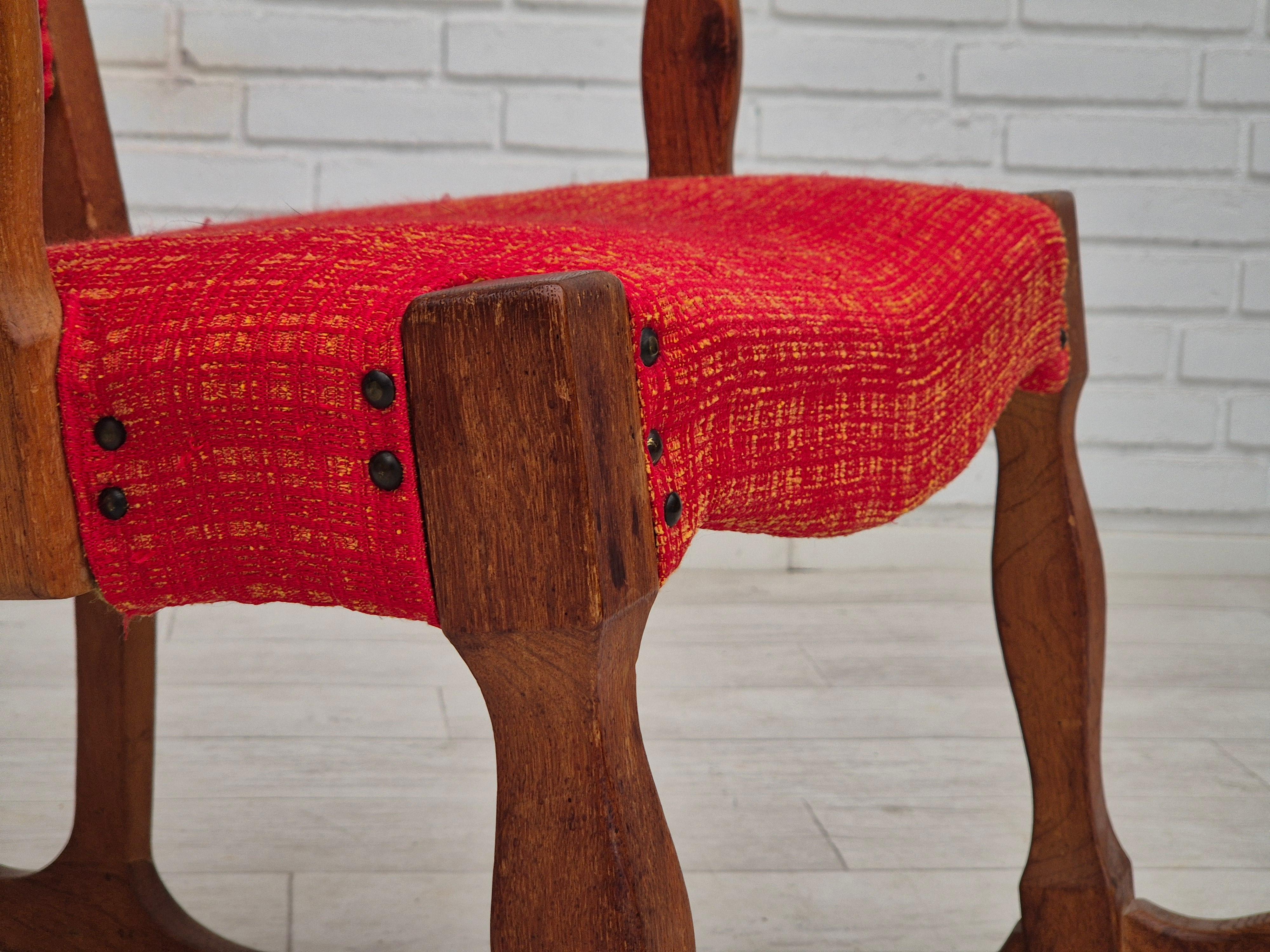1960s, fauteuil à bascule danois, original en bon état, bois de chêne massif, laine. en vente 3