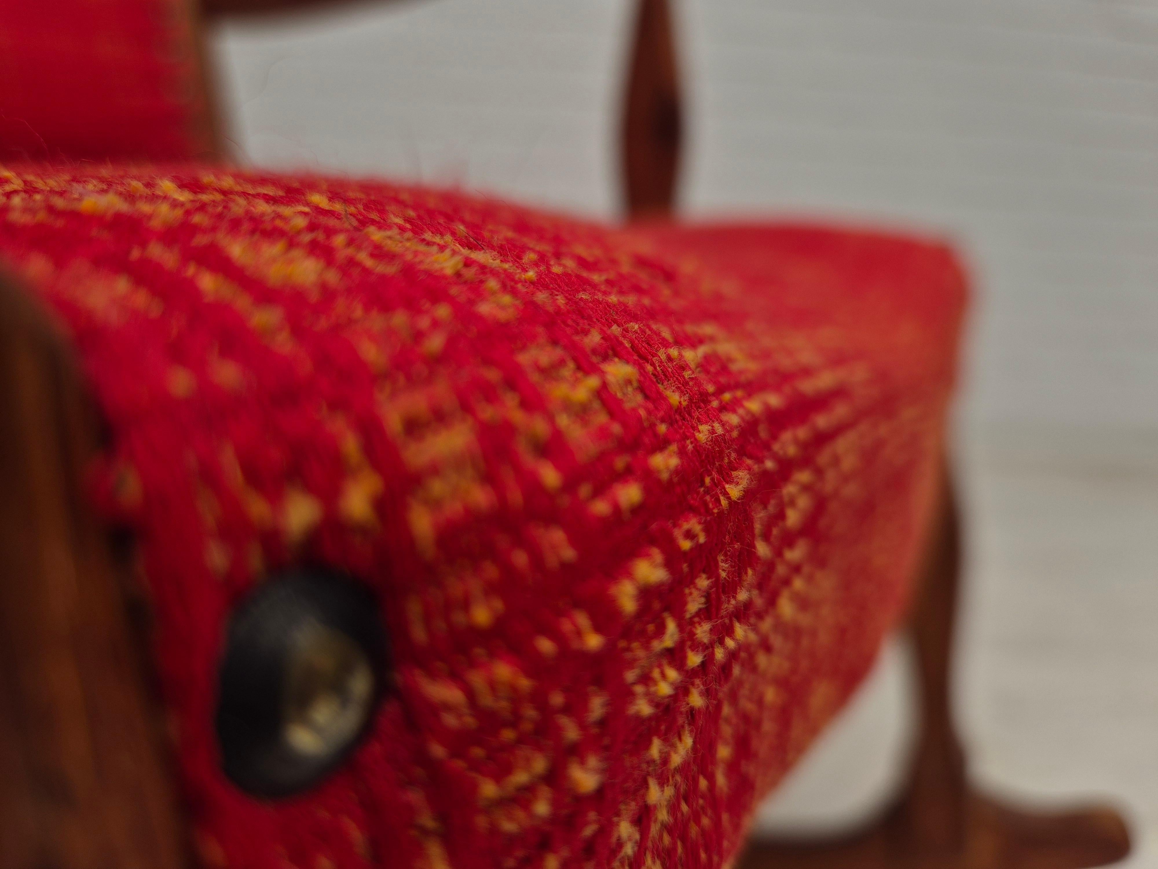 1960s, fauteuil à bascule danois, original en bon état, bois de chêne massif, laine. en vente 5