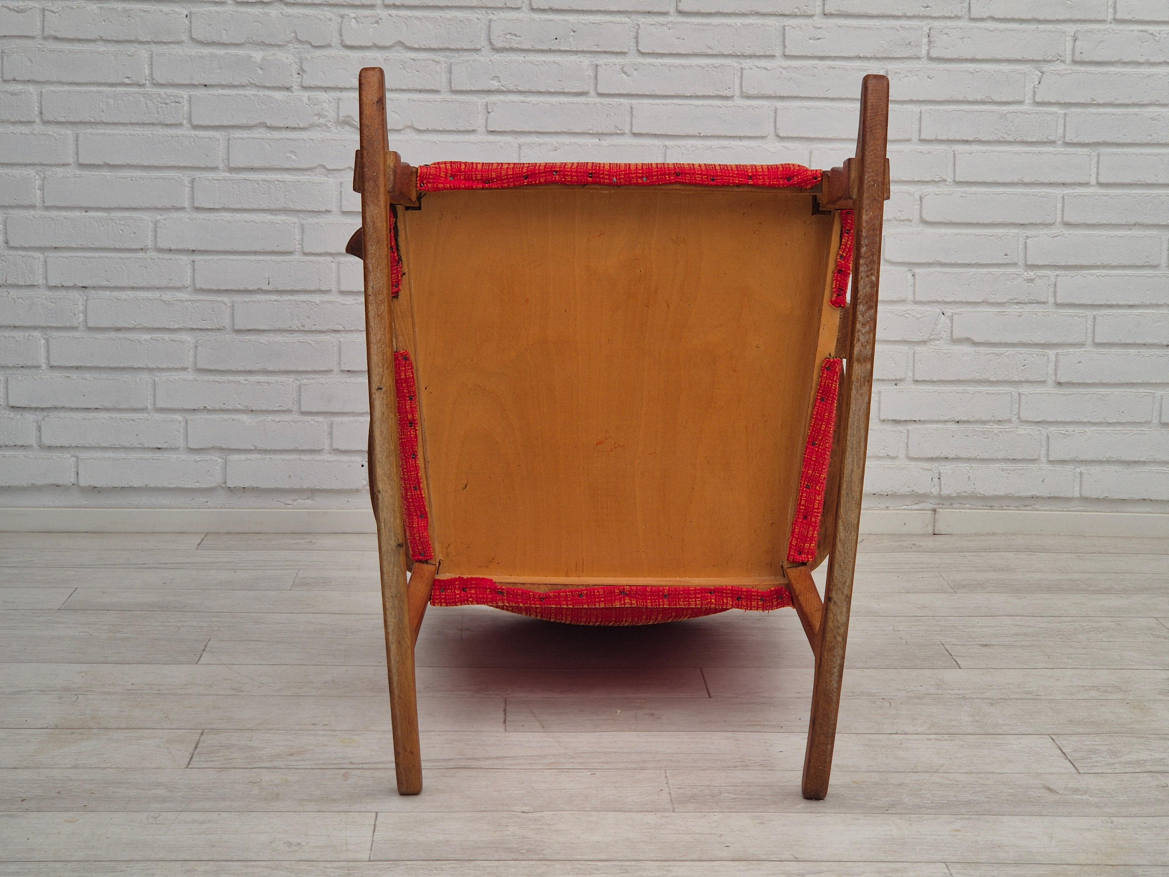 1960s, fauteuil à bascule danois, original en bon état, bois de chêne massif, laine. en vente 7