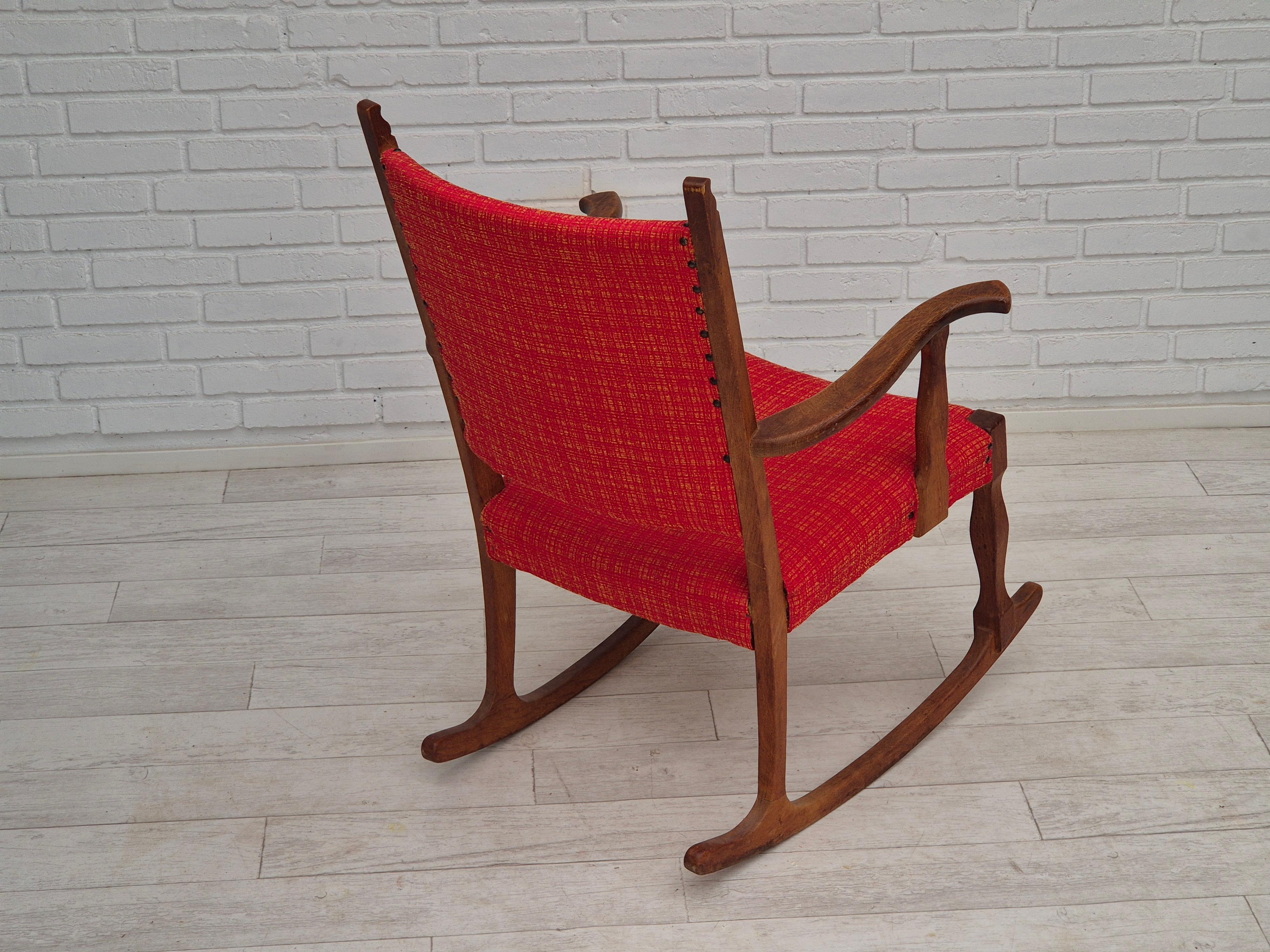 Laine 1960s, fauteuil à bascule danois, original en bon état, bois de chêne massif, laine. en vente