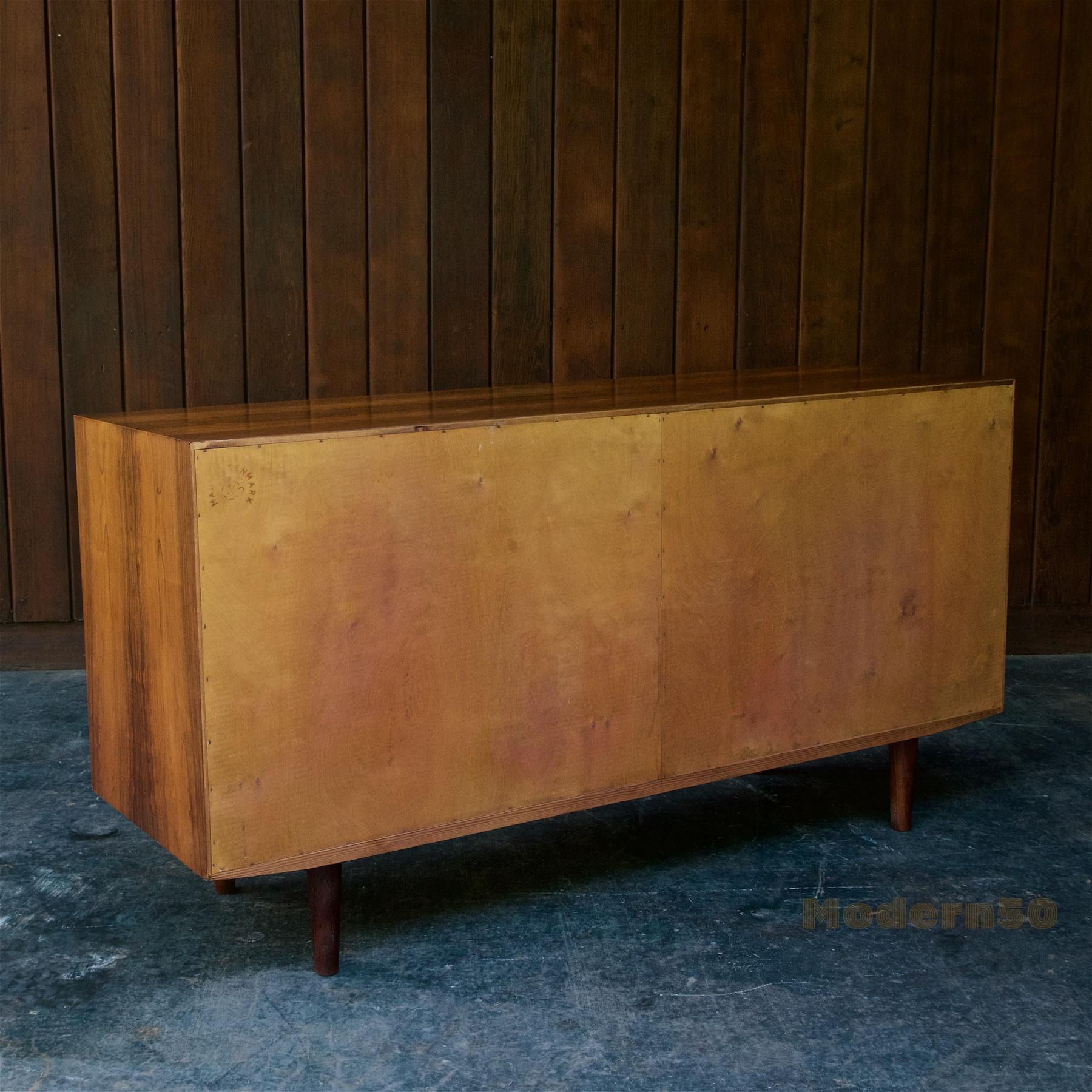 Mid-20th Century 1960s Danish Rosewood 8-Drawer Dresser Loft Bureau Mid-Century Modern Hundevad