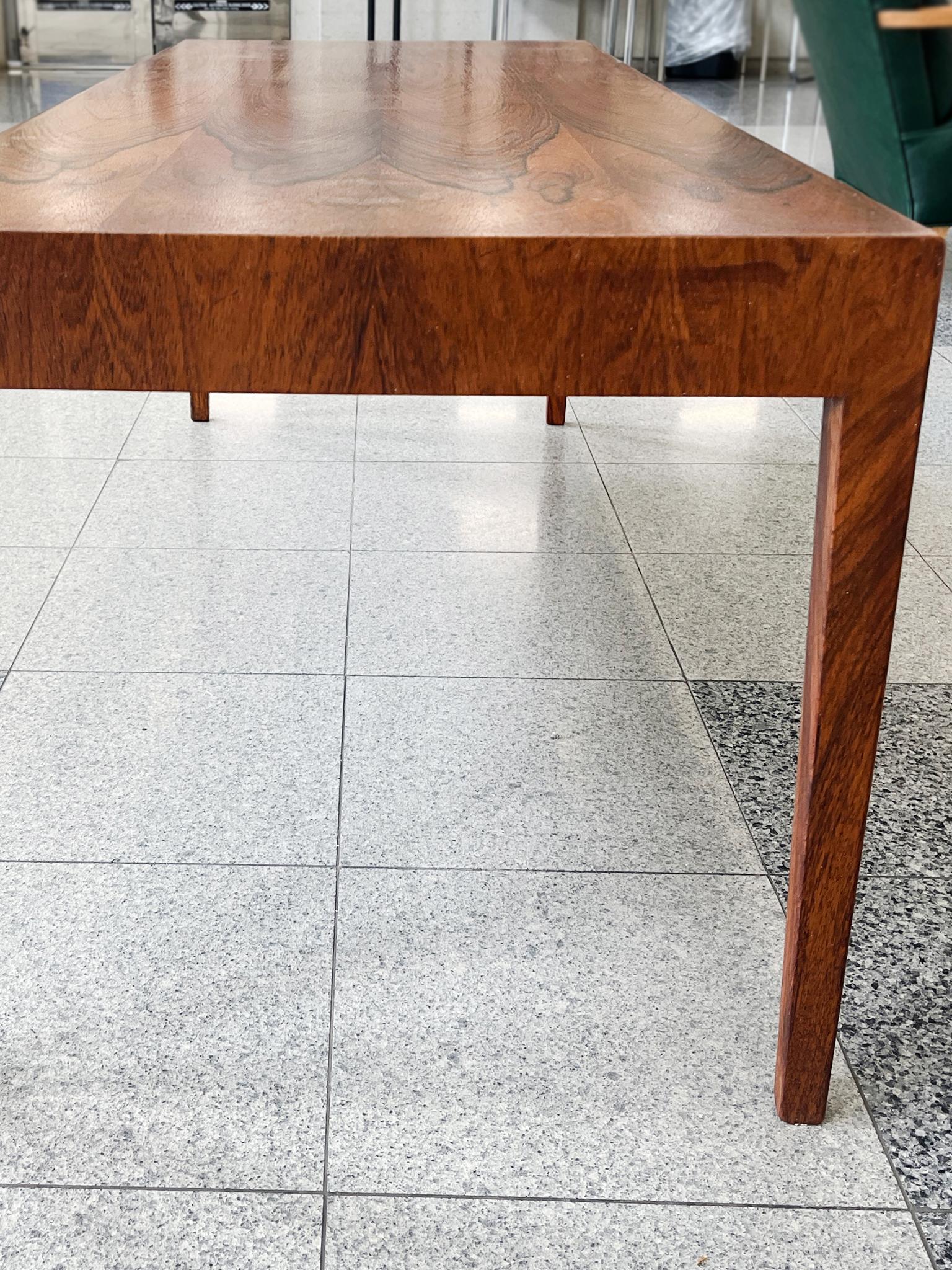 Bois de rose Table basse danoise en bois de rose des années 1960 en vente