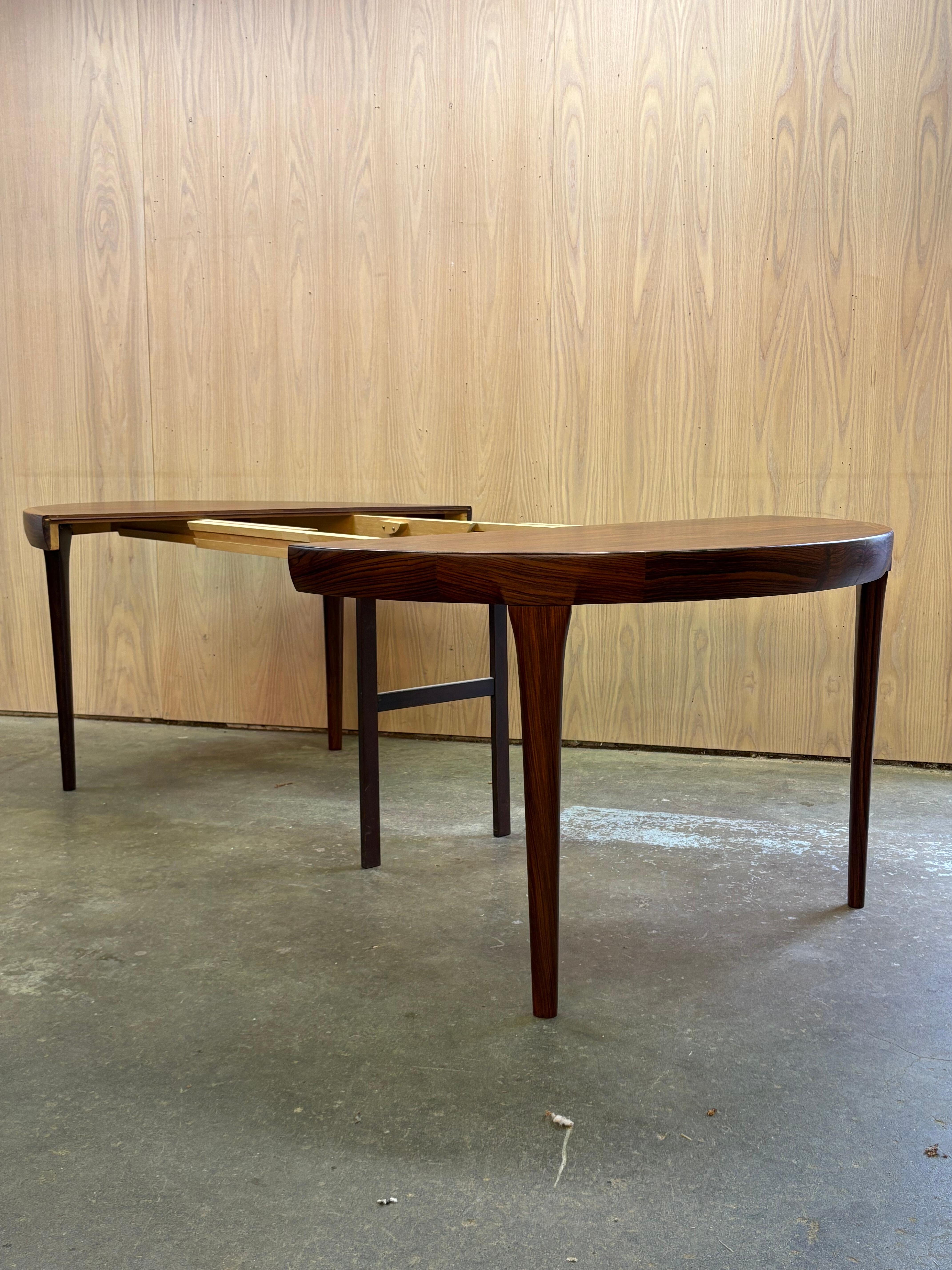 Mid-20th Century 1960s Danish Rosewood Dining Table by Kofod Larsen for Faarup Møbelfabrik For Sale