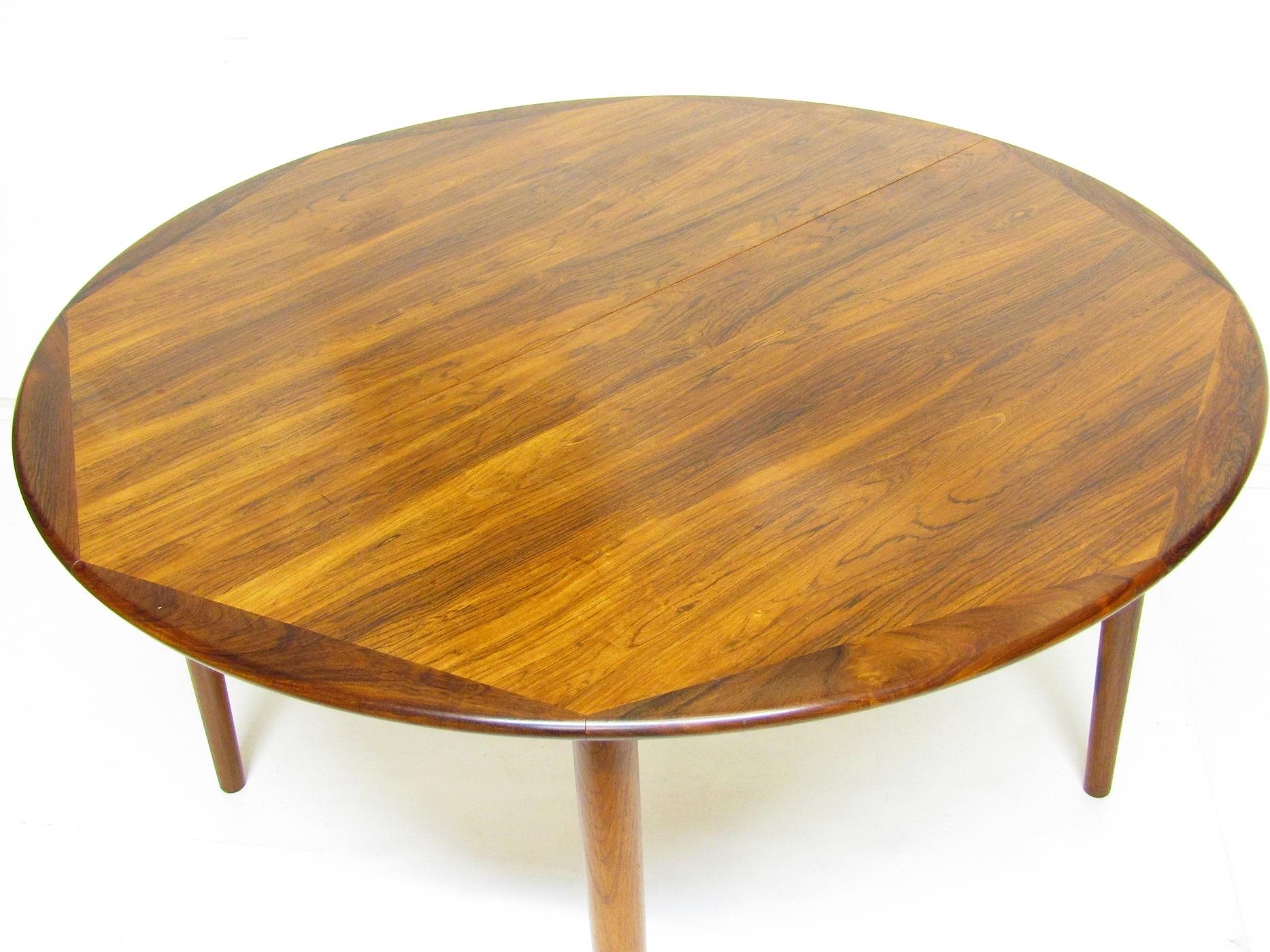 1960s Danish Rosewood Extending Dining Table by Georg Petersens 4