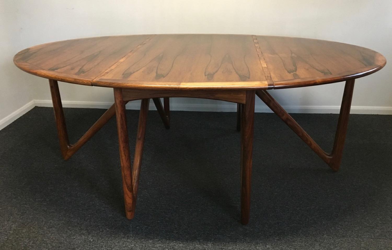 oval dining table with leaf