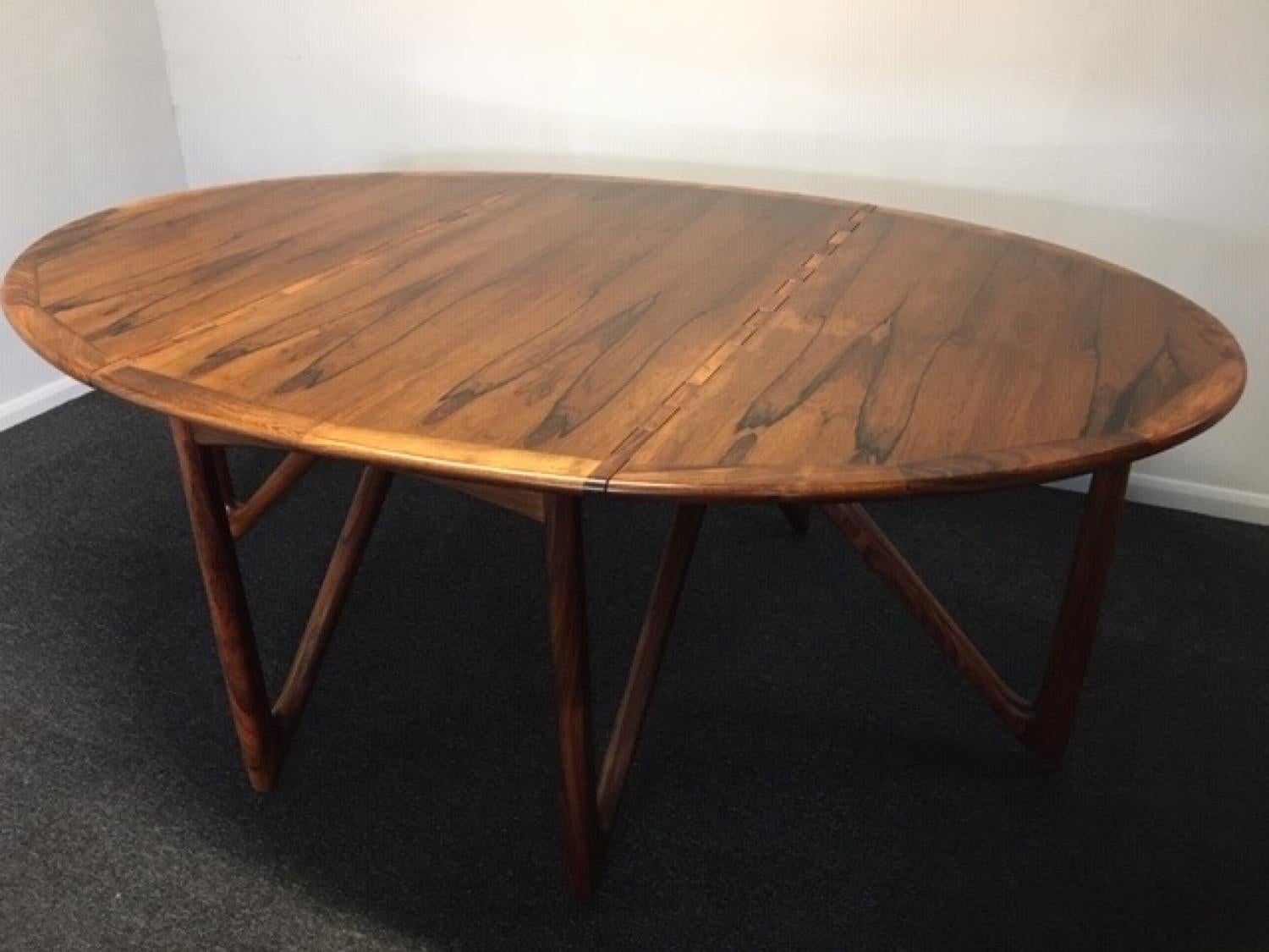 1960s Danish Rosewood Oval Drop-Leaf Kurt Østervig Dining Table for Jason Möbler In Good Condition In London, England