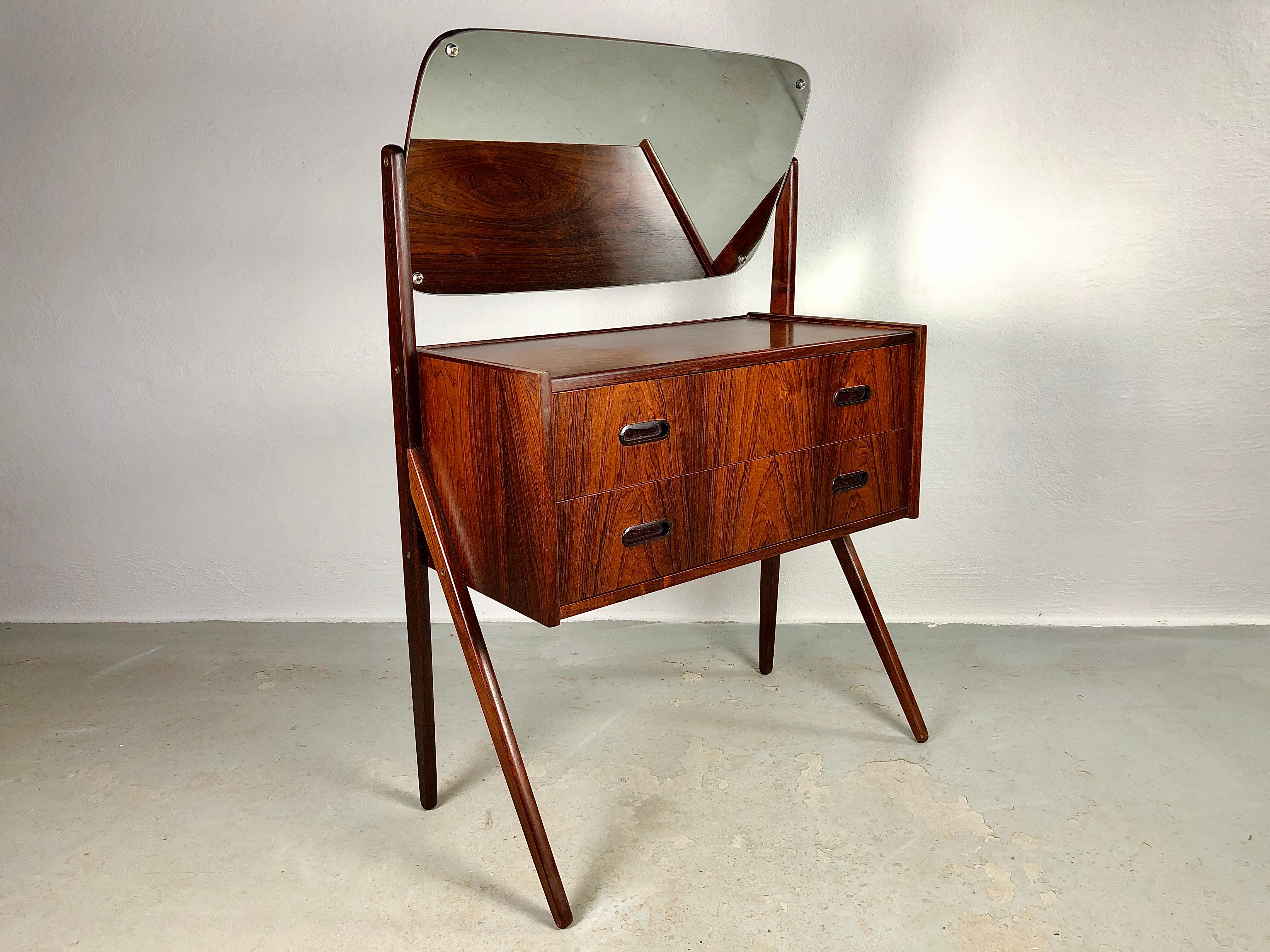 rosewood dressing table