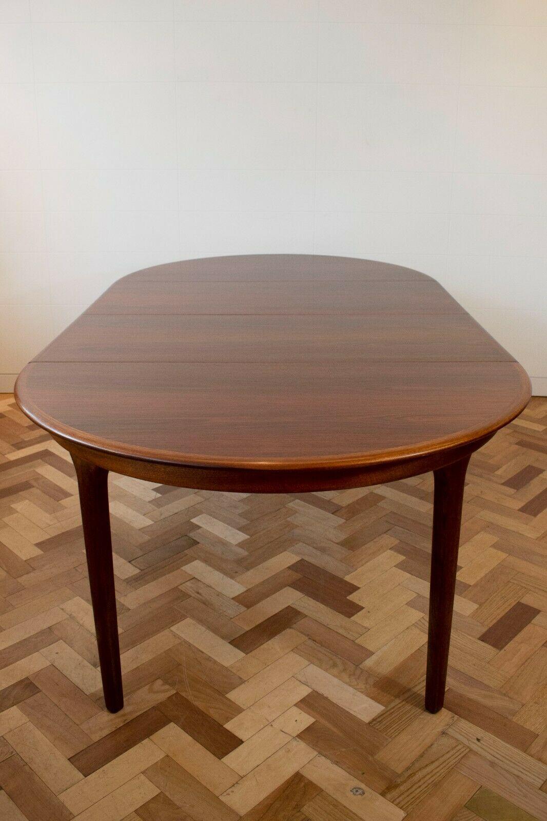 Mid-20th Century Danish Round Extendable Rosewood Dining Table, 1960's 