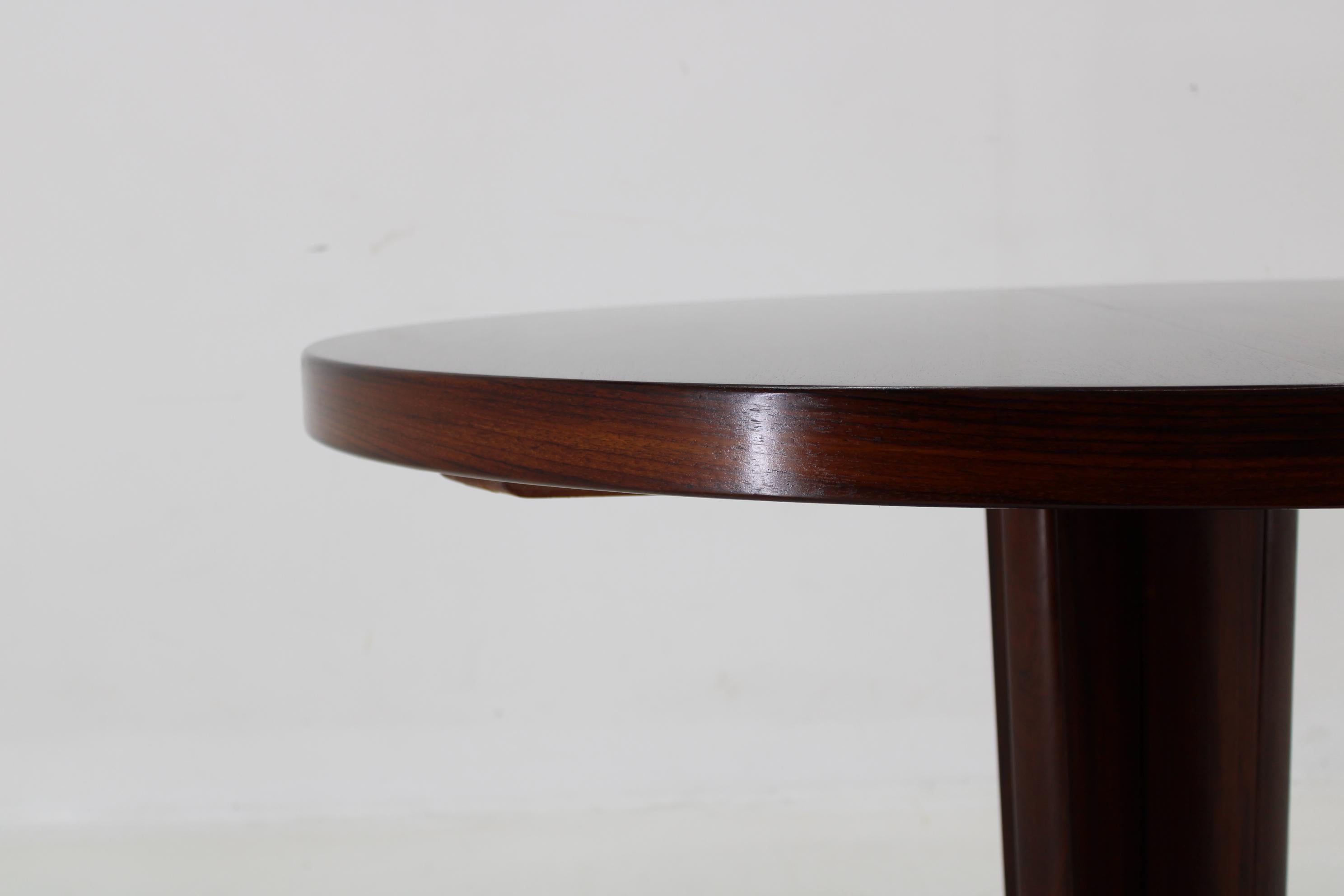 - Carefully refurbished 
- 171 cm of width when expanded 
- One extension leave-  