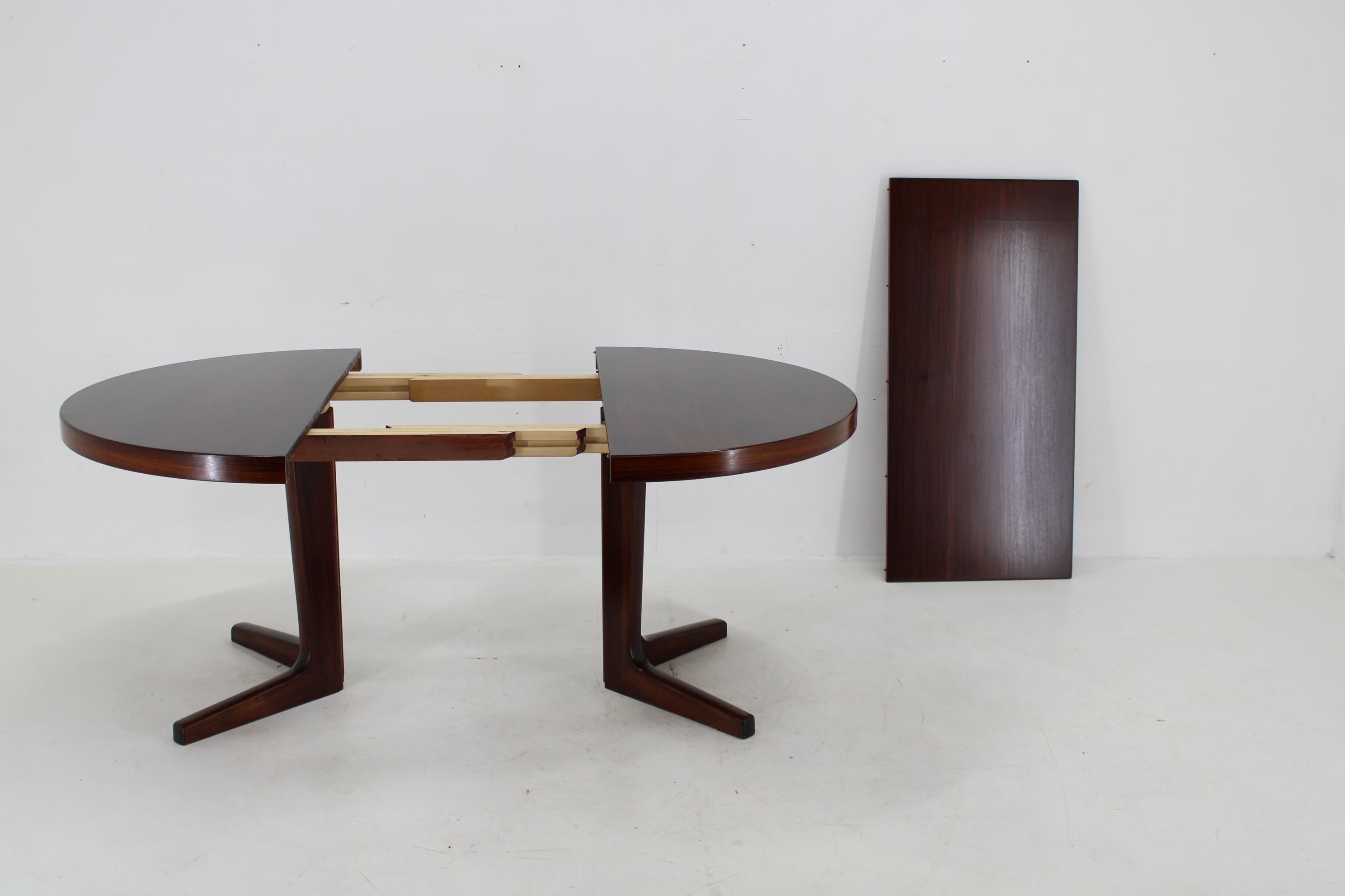 1960s Danish Round Wooden Extendable Table 2