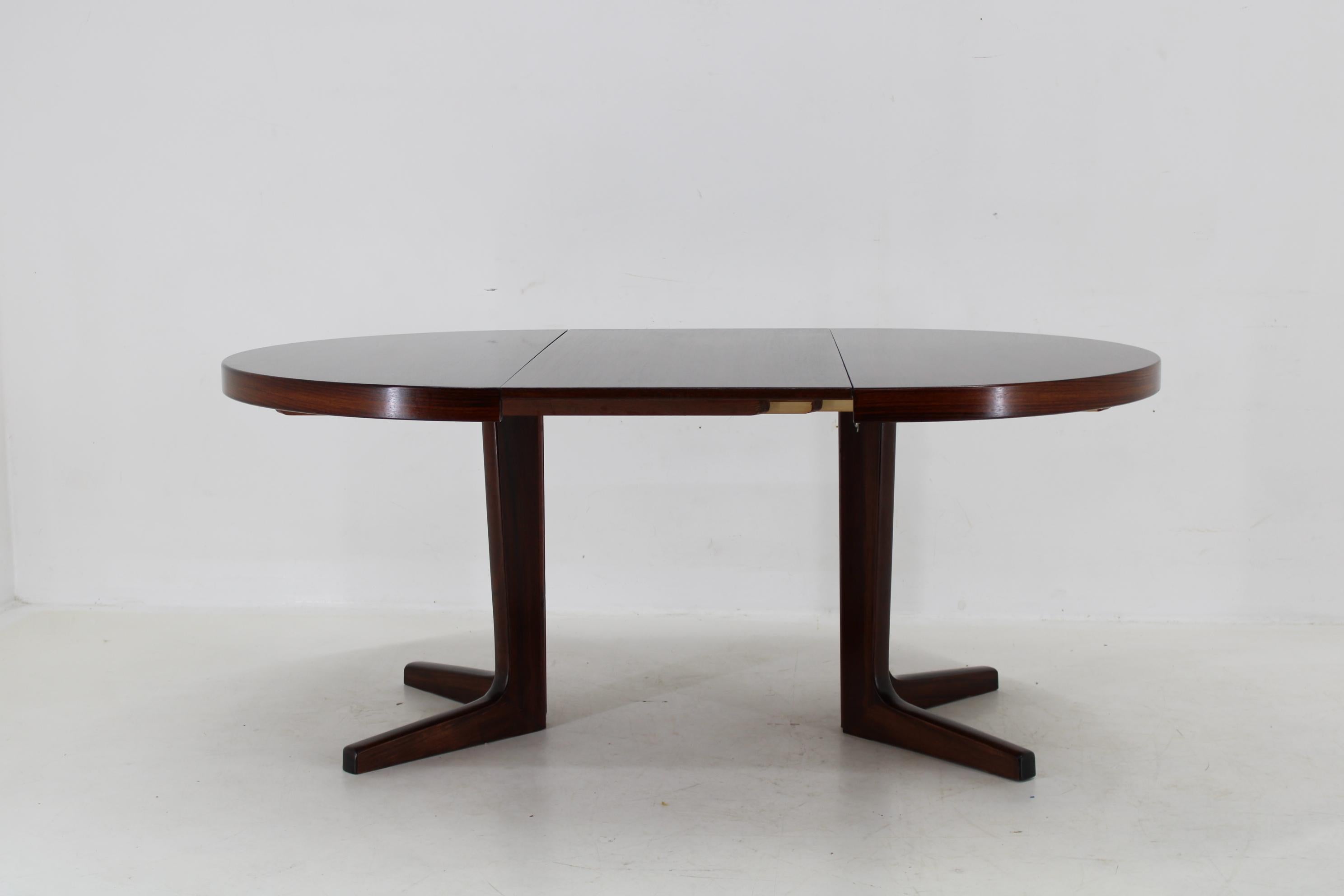 1960s Danish Round Wooden Extendable Table 3