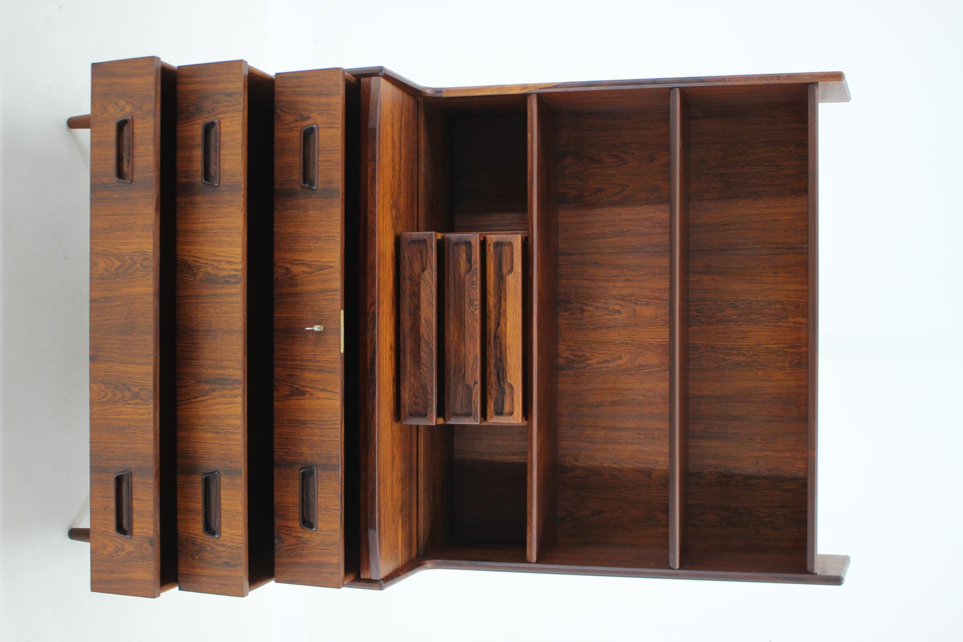 1960s Danish Secretary/Writing Cabinet by BRDR Larsen in Palisander  In Good Condition For Sale In Praha, CZ