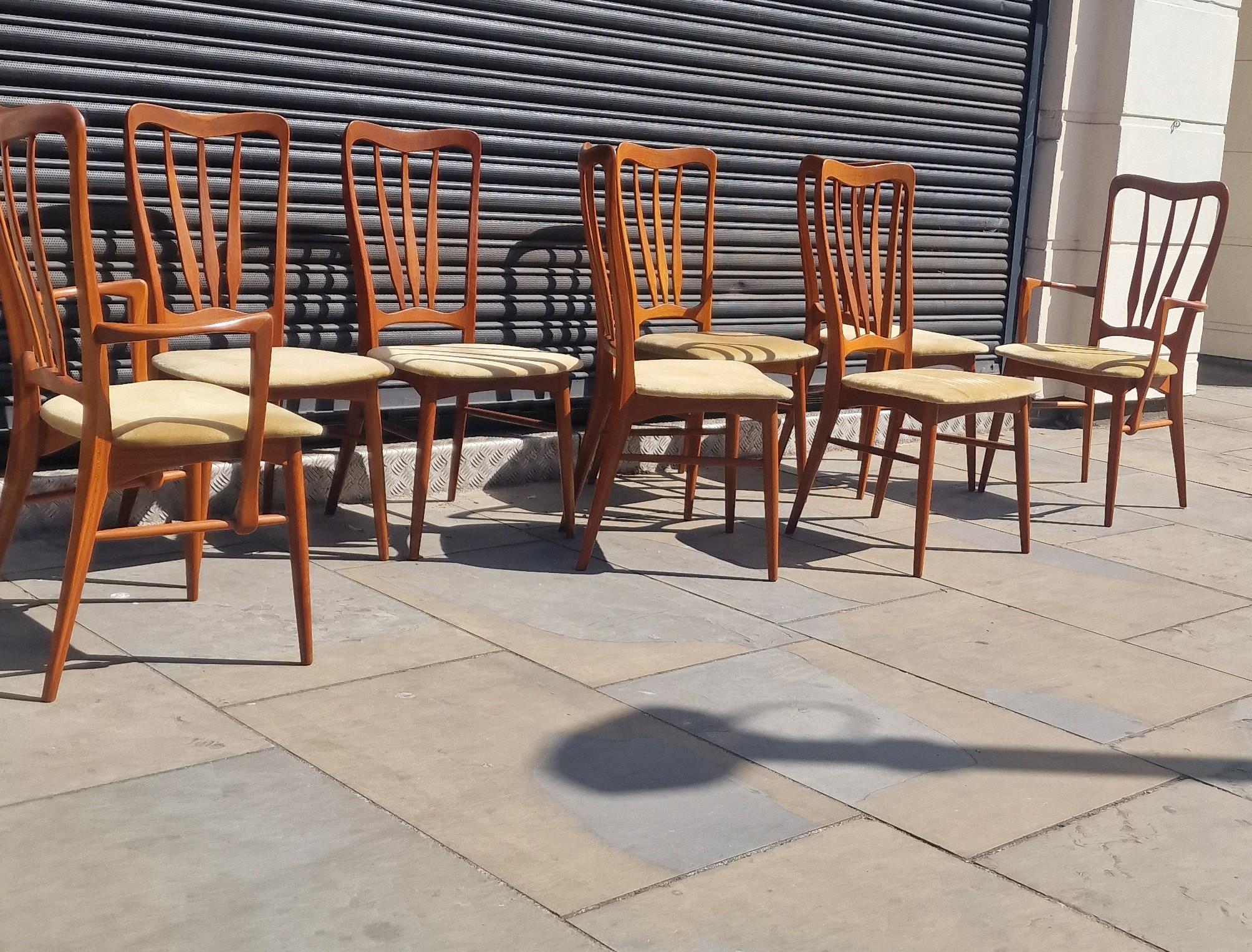 Set di 8 tavoli da pranzo danesi eak ingrid cjairs
Di Niels Koefoed per Koefoeds Hornslet
Danimarca anni '60 le sedie hanno 
un design superbo realizzato con bellissime
Teak massiccio nel colore perfetto. Due caverne
e sei sedie 